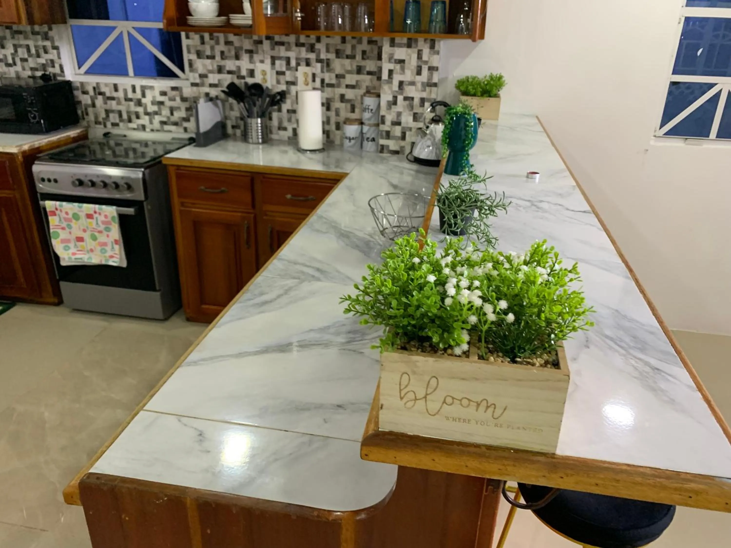 2 Bed Apartment - Sleeps 4 - Parking - Wifi