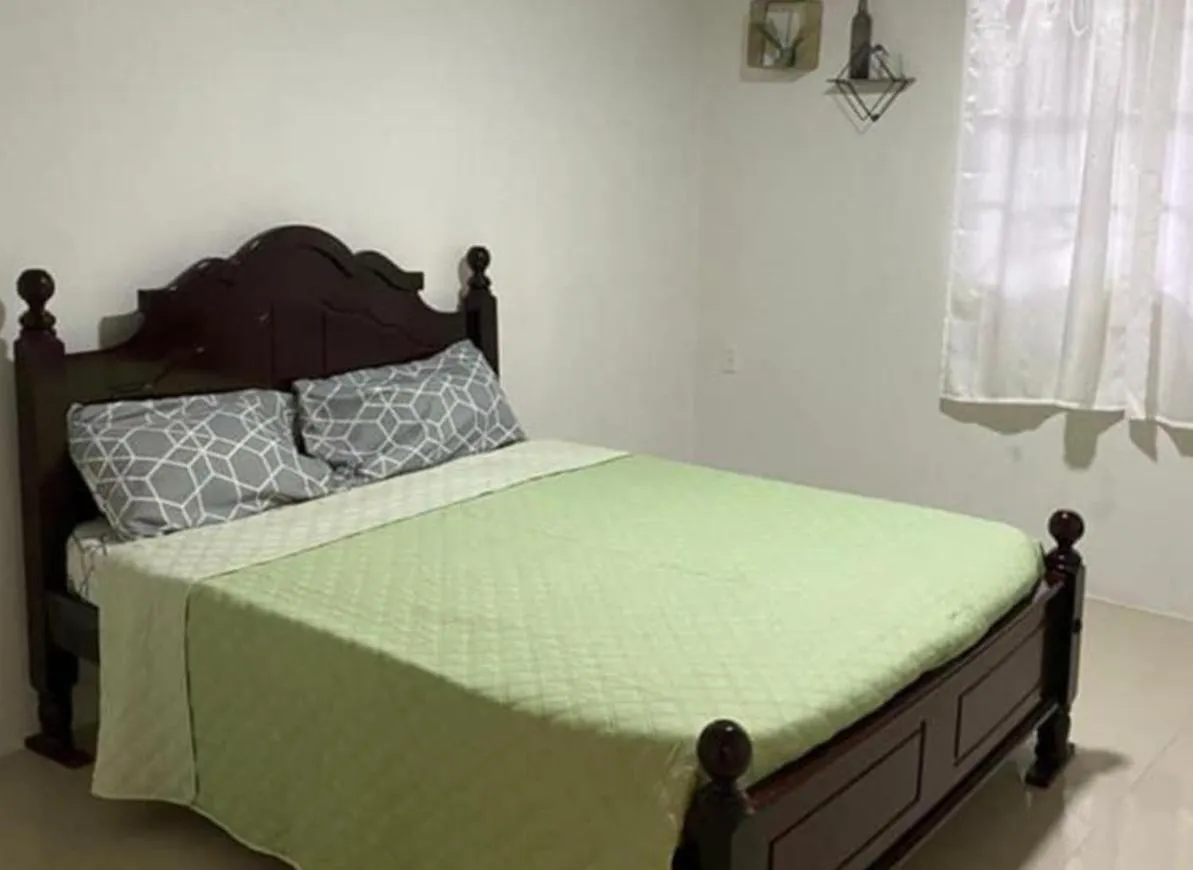 Bedroom, Bed in 2 Bed Apartment - Sleeps 4 - Parking - Wifi