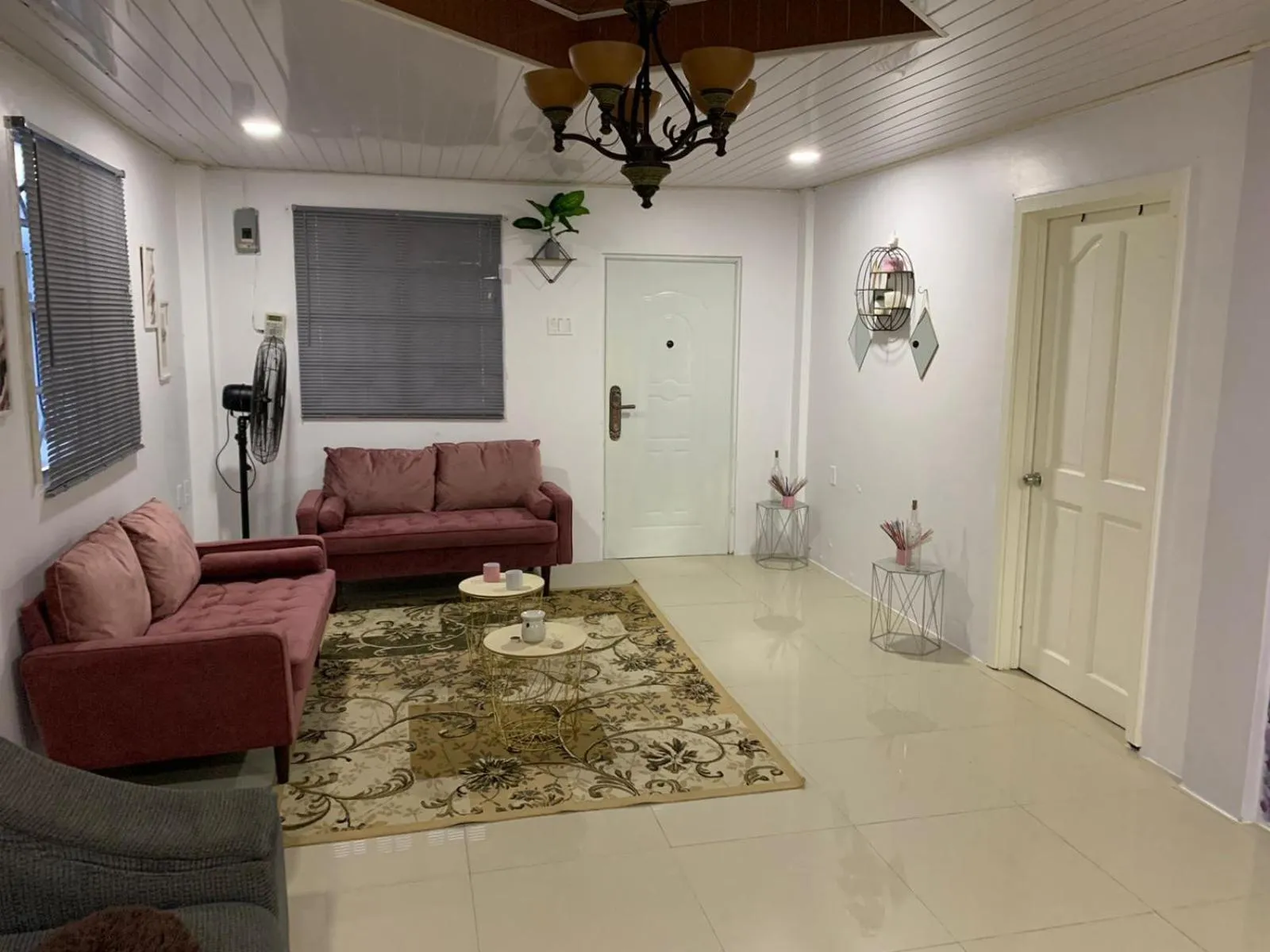 2 Bed Apartment - Sleeps 4 - Parking - Wifi