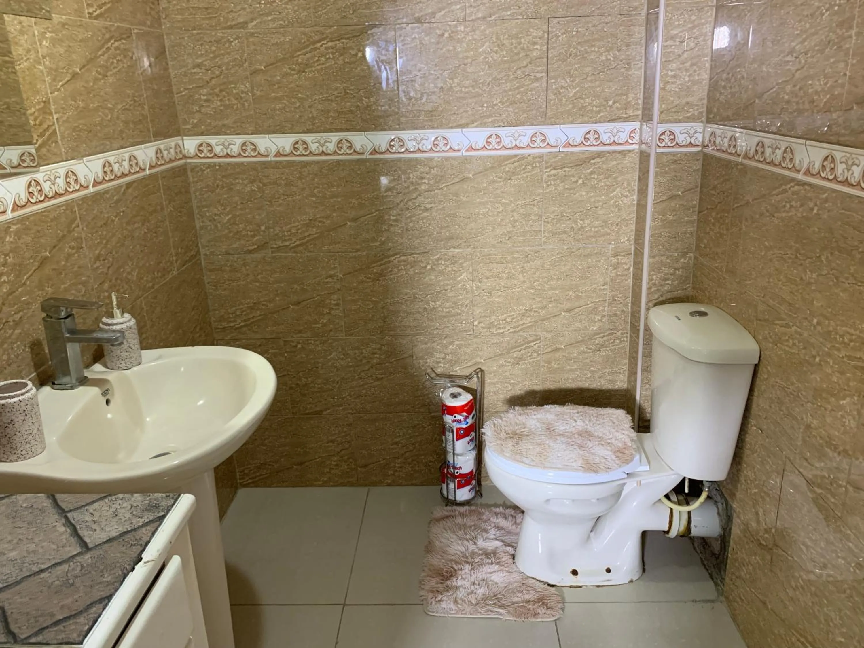 2 Bed Apartment - Sleeps 4 - Parking - Wifi