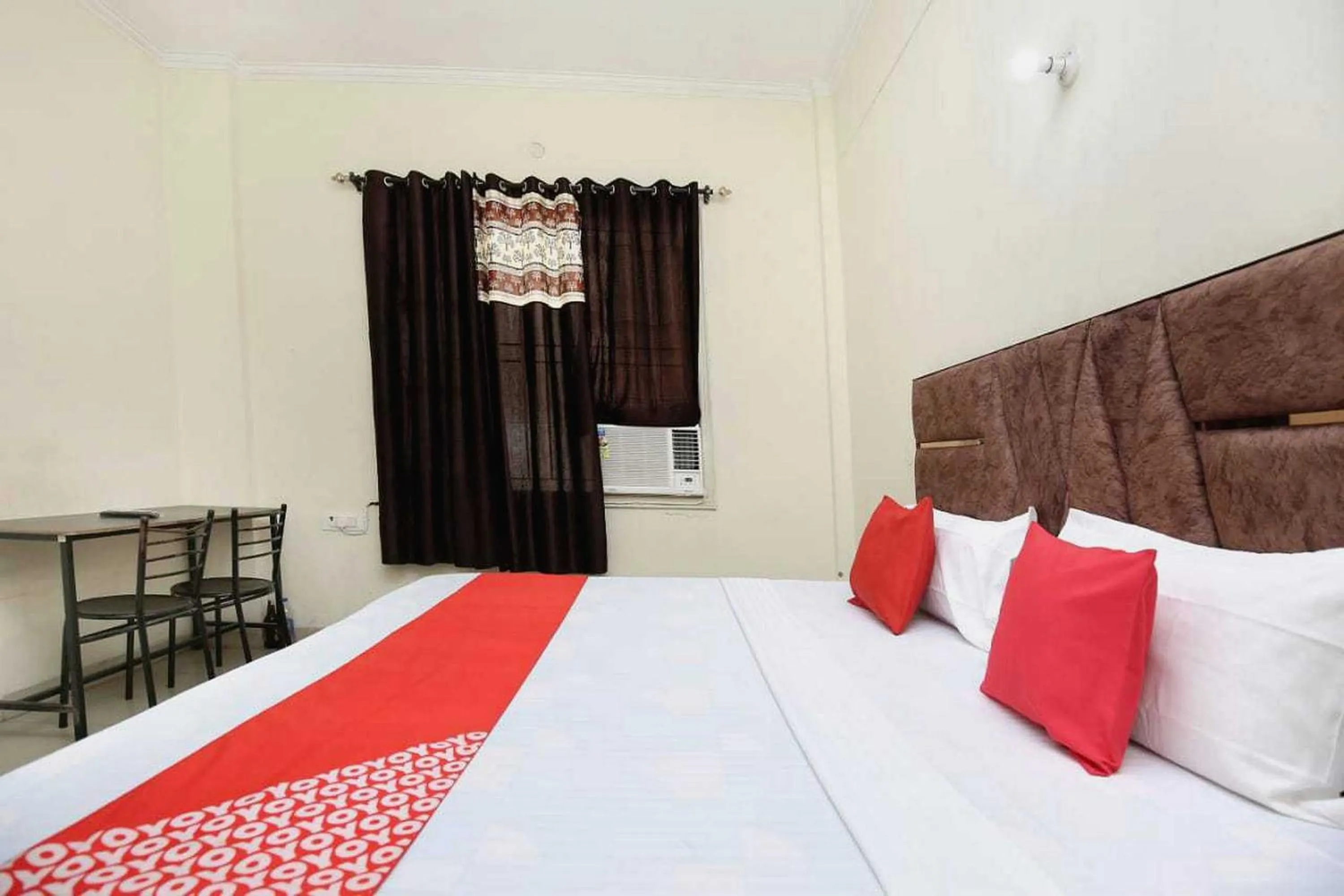 Bedroom in OYO 91941 Hotel golden crown