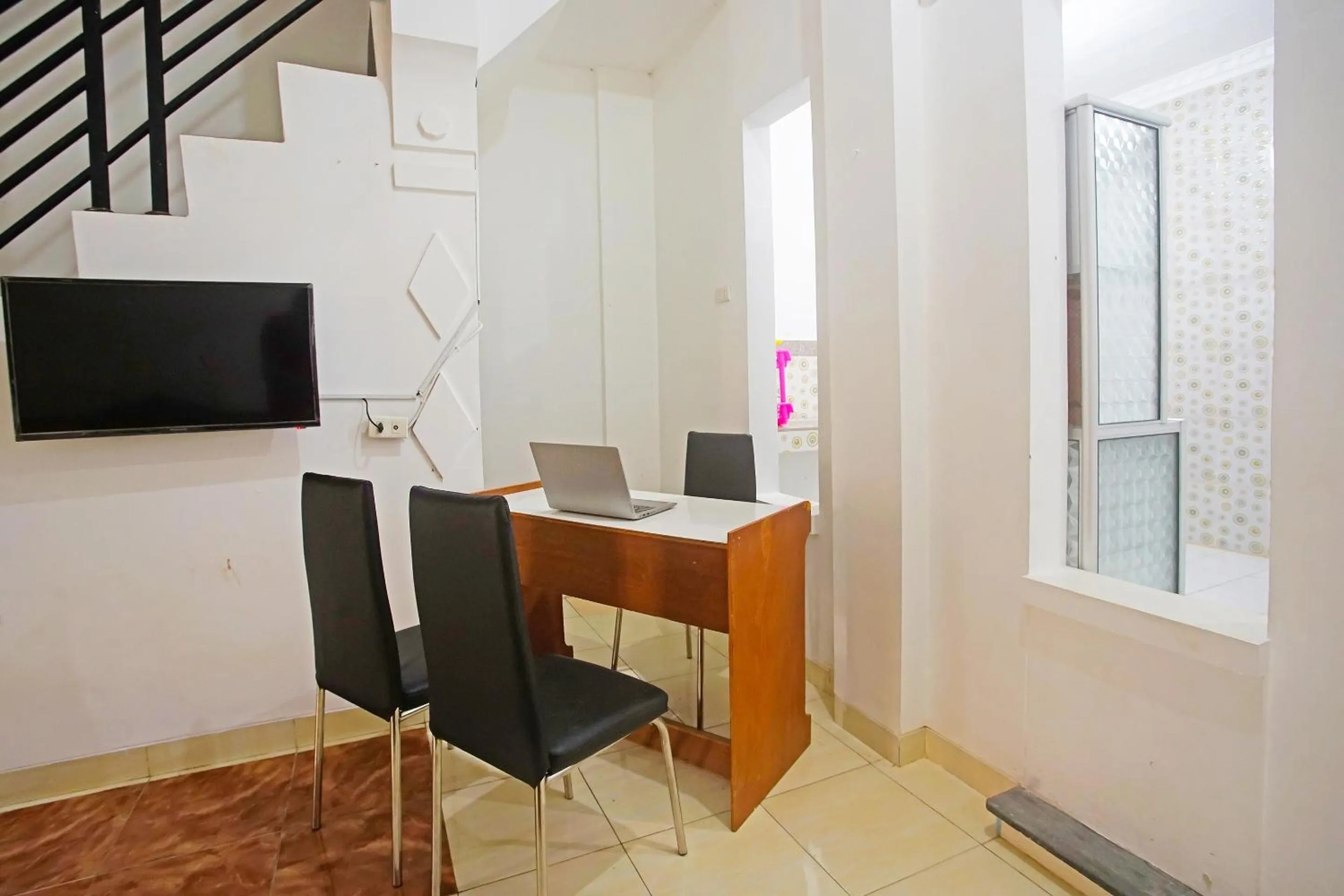 Lobby or reception in OYO 91460 Guest House Kencana Syariah