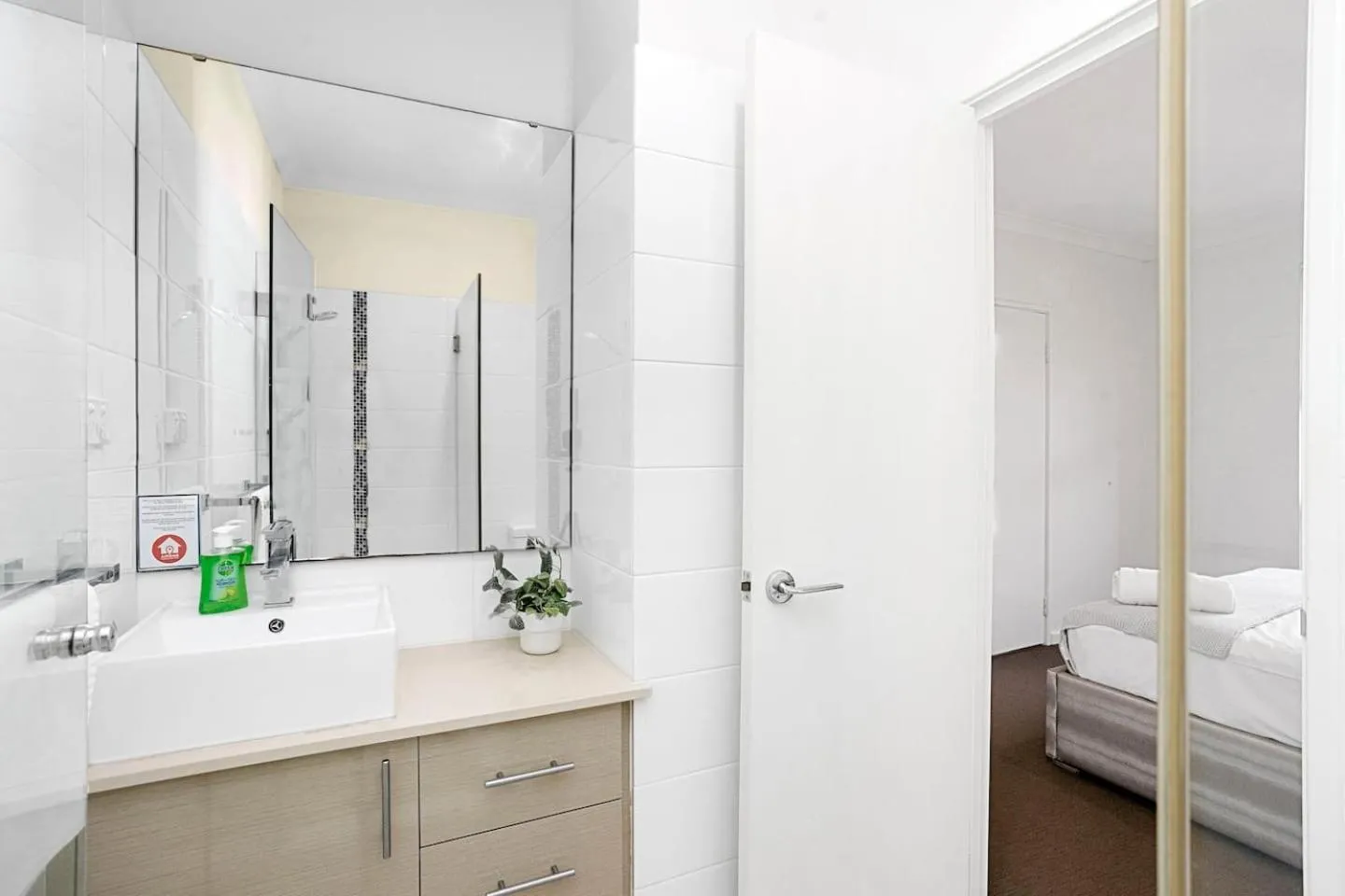 Bed in 134 North Perth Nest for 4 parking