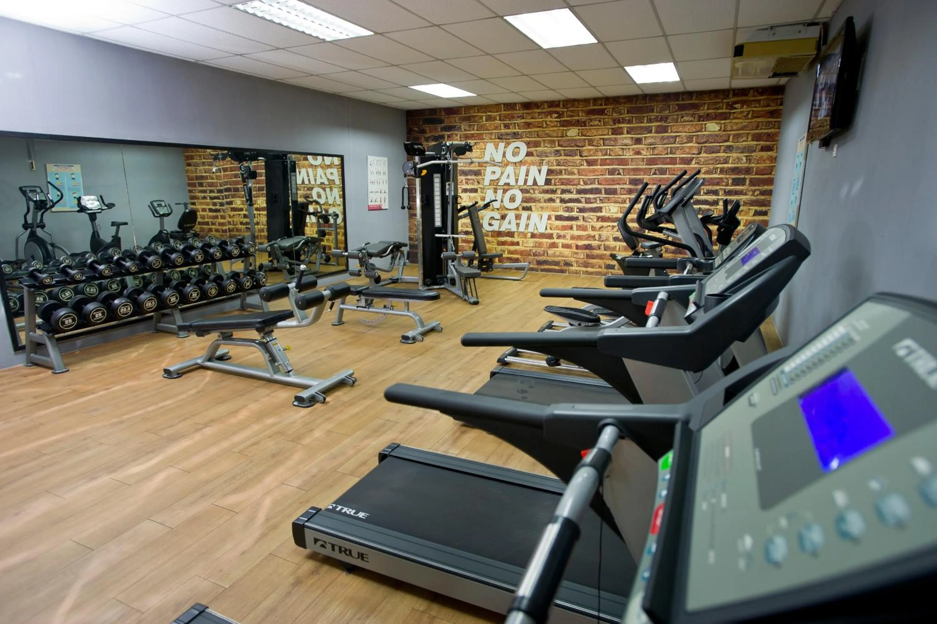 Business facilities in SWISS AVENUE HOTEL