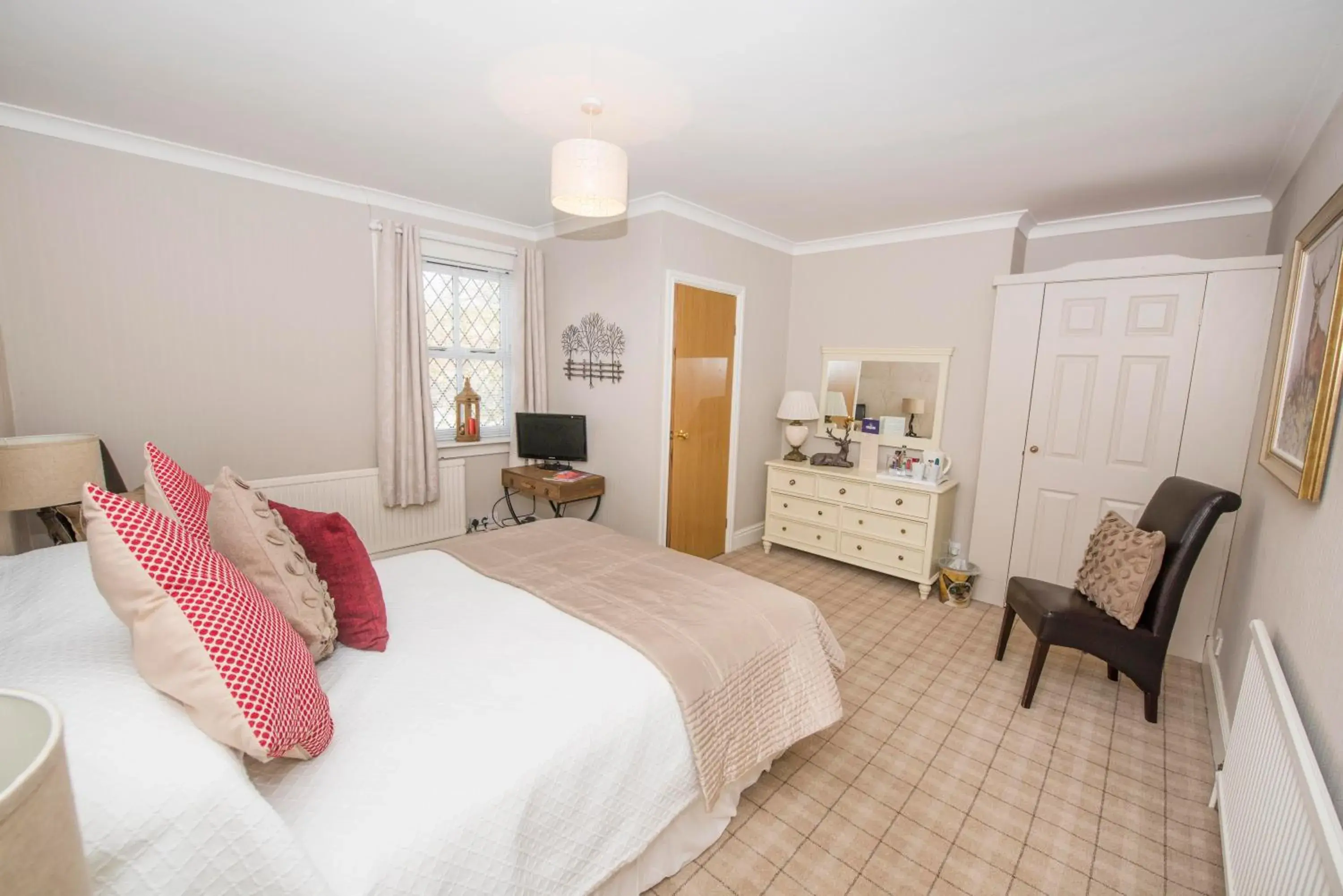 Deluxe Double Room with Shower in The Blue Bell Inn Deluxe Double Room with Shower in The Blue Bell Inn