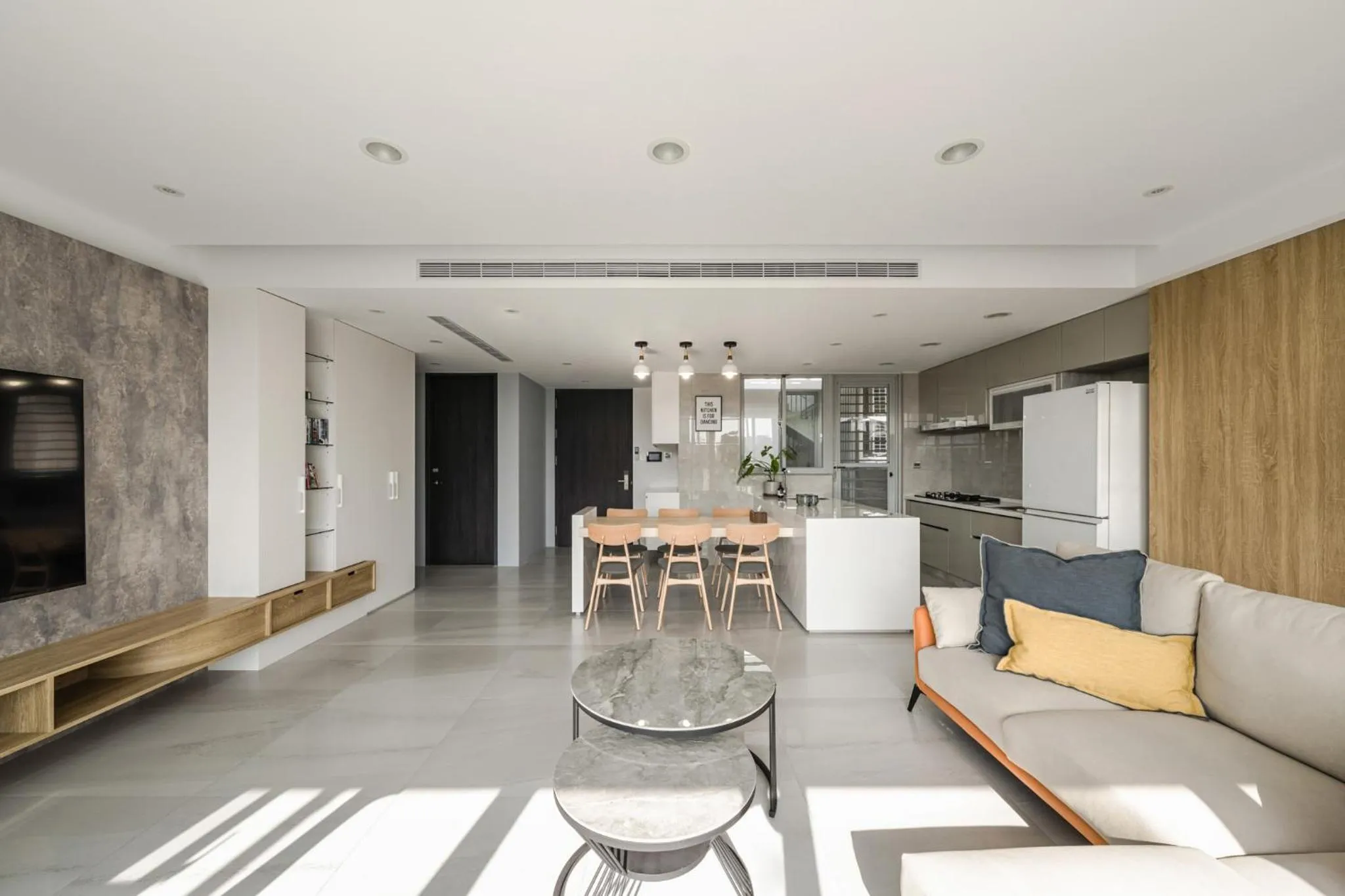 TV and multimedia in 1LI7E Hotel