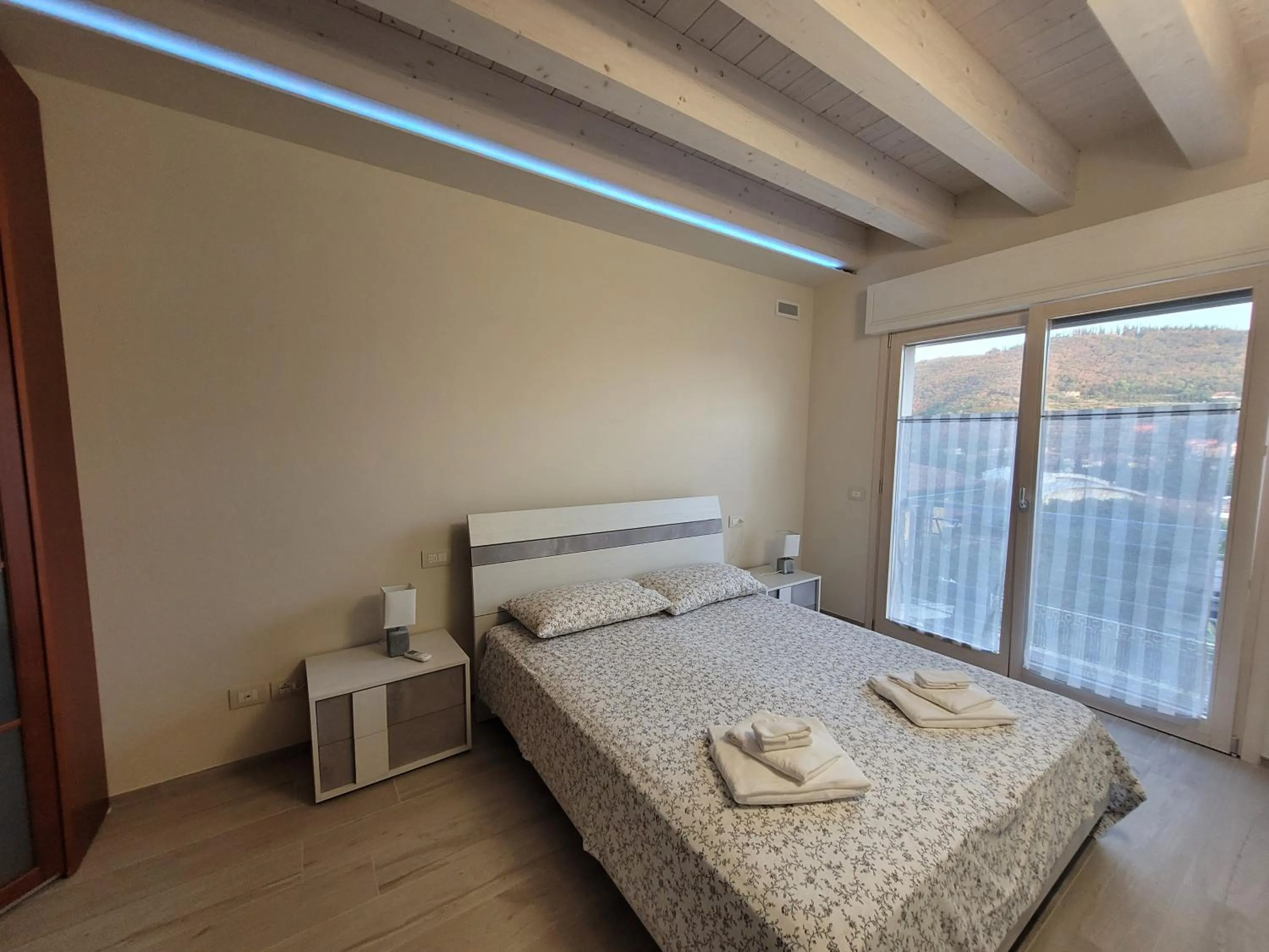 Garda view - Nuovo appartamento con solarium vista lago