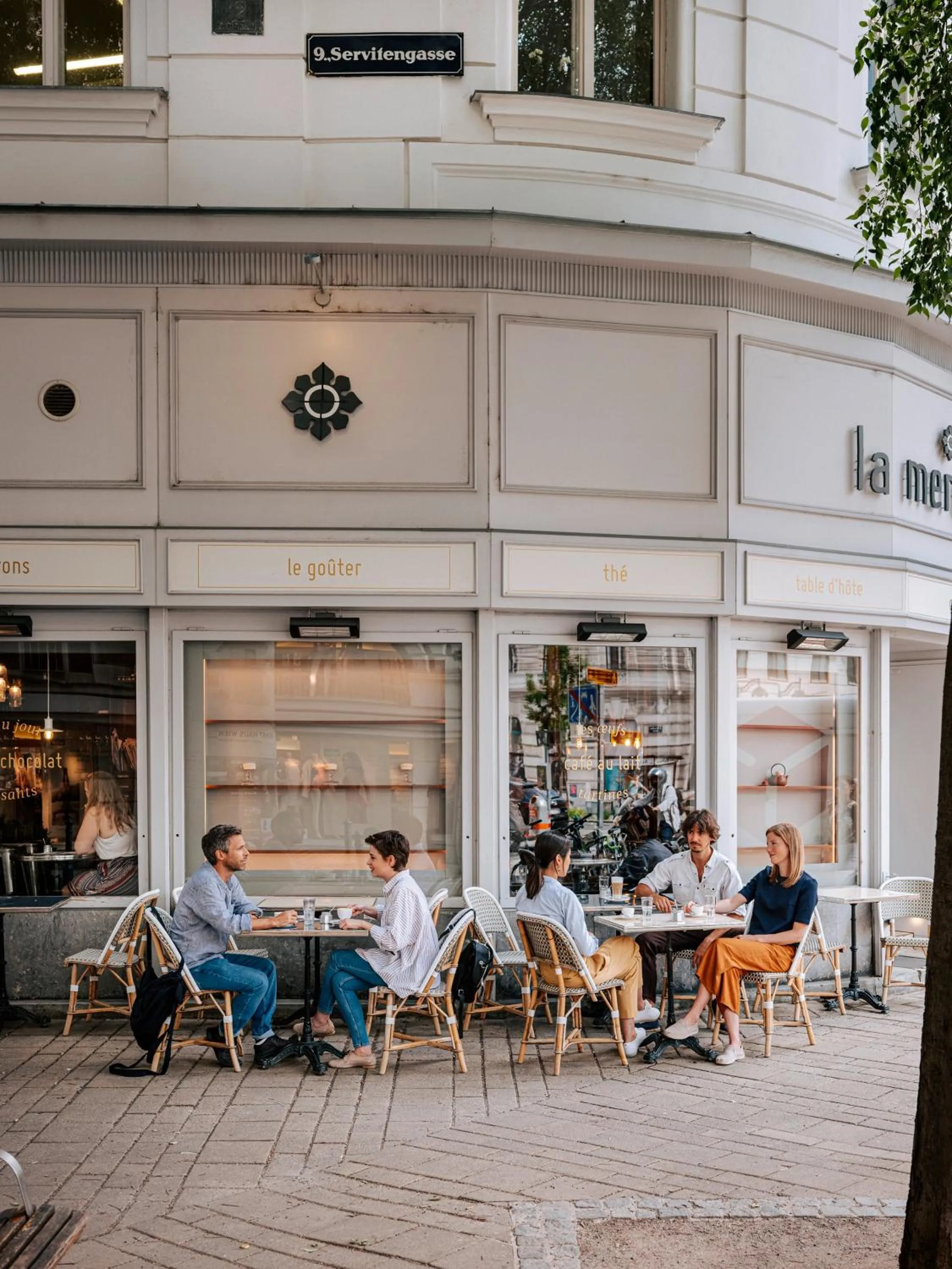 Restaurant/places to eat in grätzlhotel Serviten