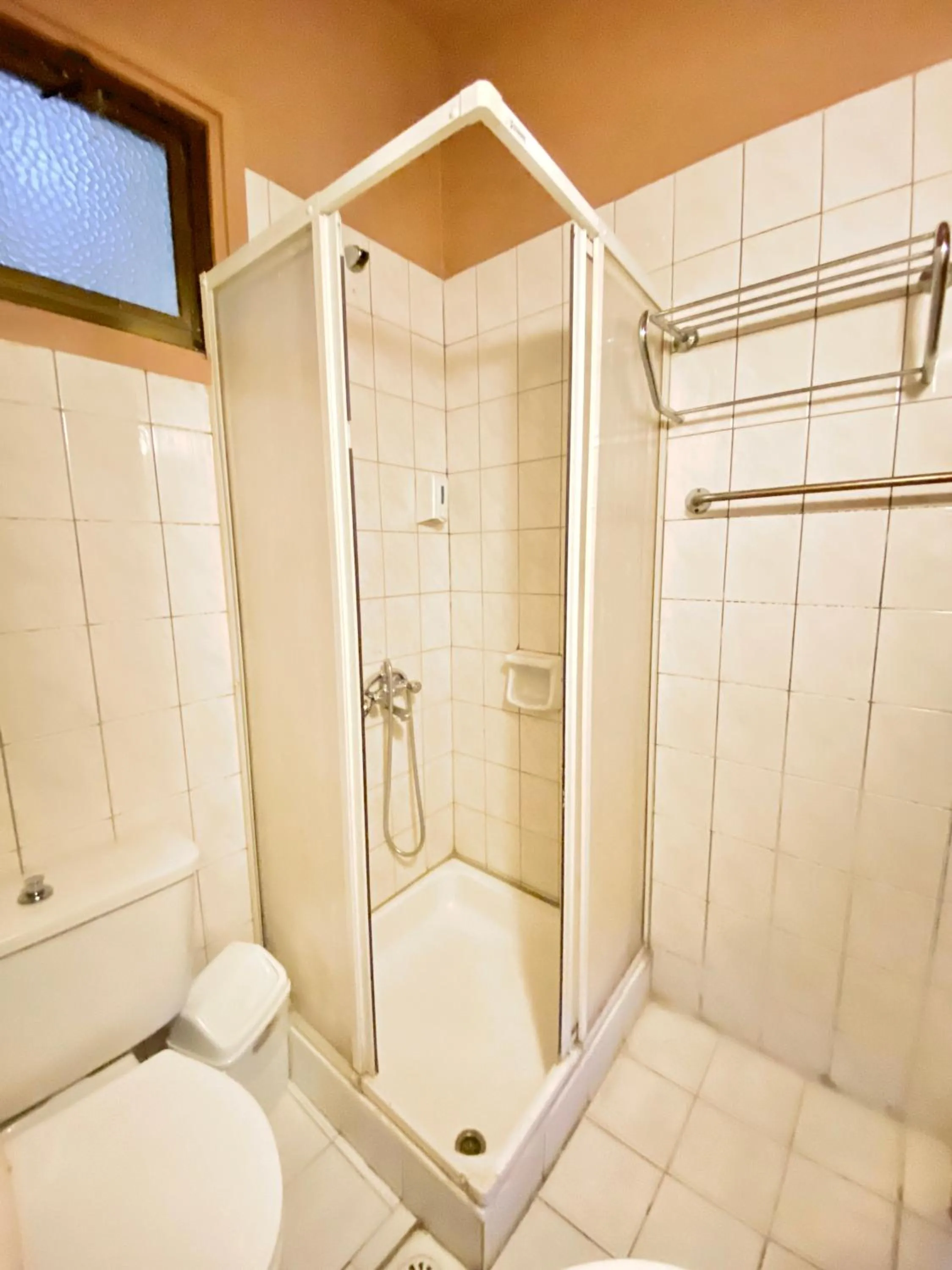Shower in Kaan Hotel & Apartment
