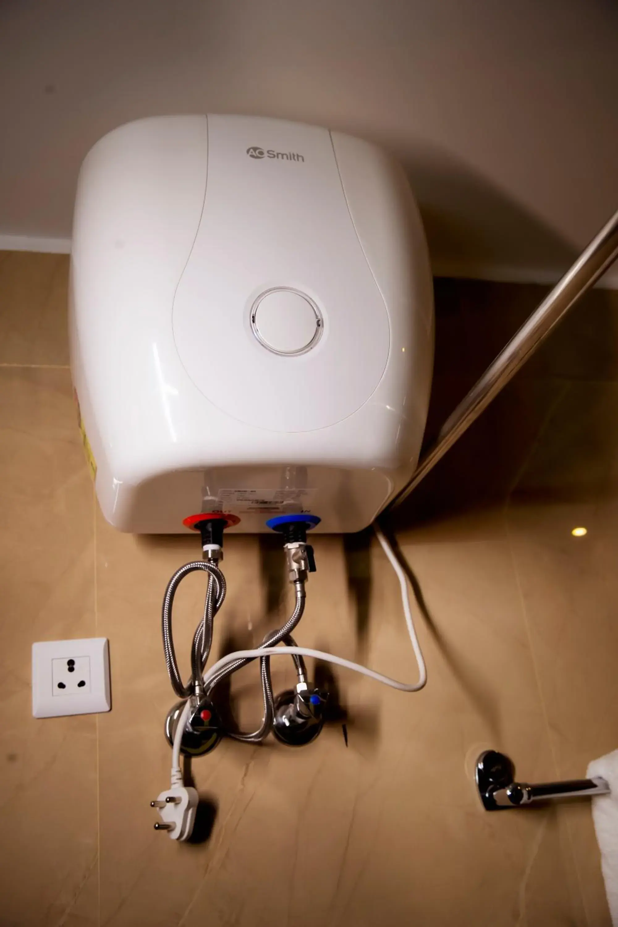 Bathroom in Lime Tree Luxury Studio - Service Apartment Near Artemis Hospital ,Gurgaon Bathroom in Lime Tree Luxury Studio - Service Apartment Near Artemis Hospital ,Gurgaon