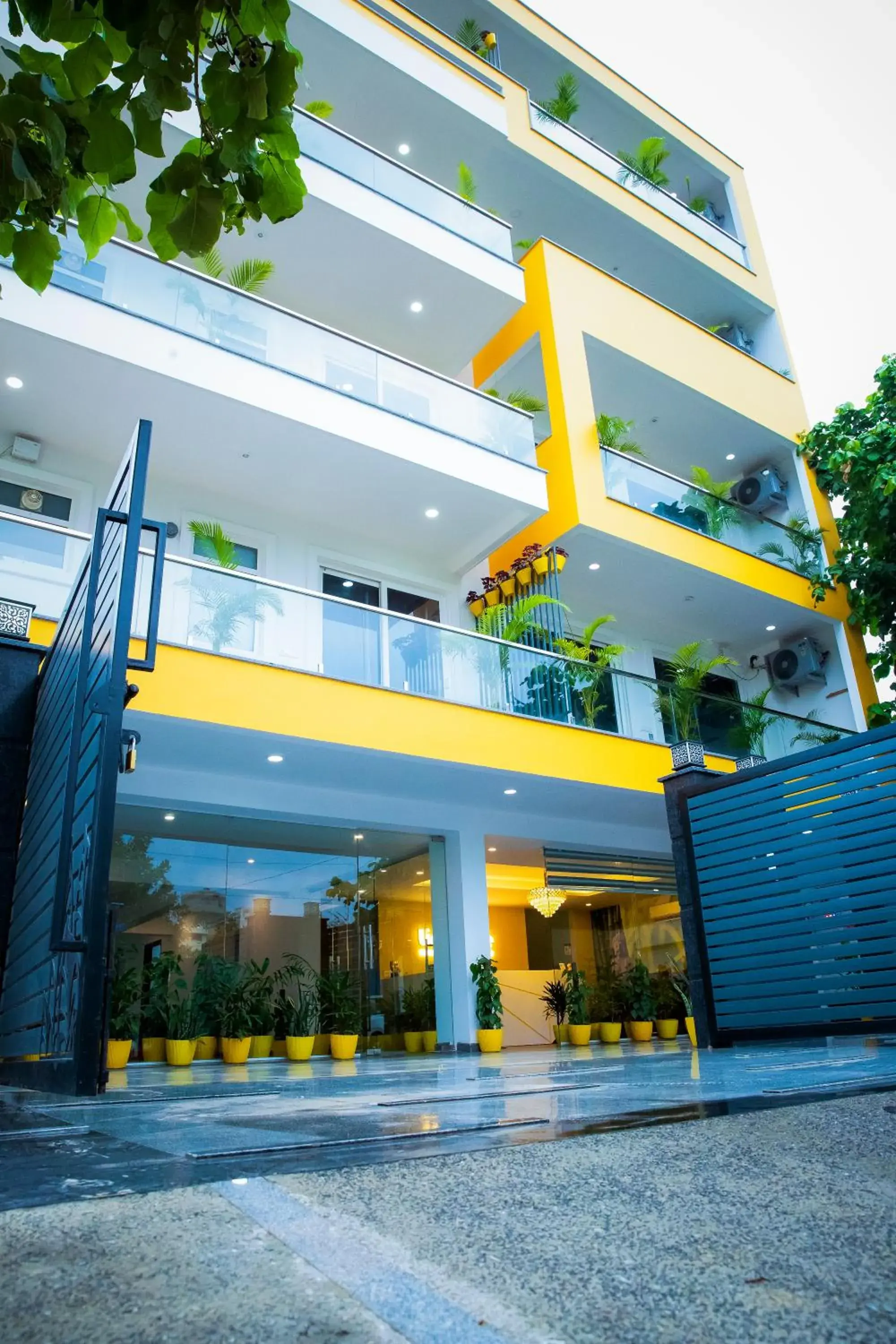 Property building in Lime Tree Luxury Studio - Service Apartment Near Artemis Hospital ,Gurgaon Property building in Lime Tree Luxury Studio - Service Apartment Near Artemis Hospital ,Gurgaon