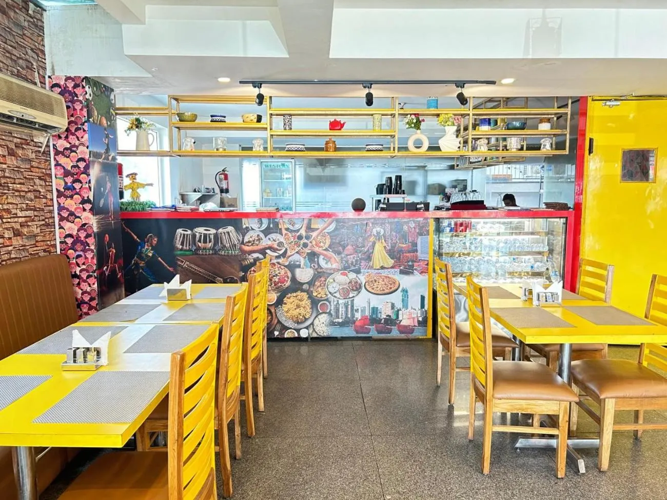 Restaurant/places to eat in Lime Tree Luxury Studio - Service Apartment Near Artemis Hospital ,Gurgaon