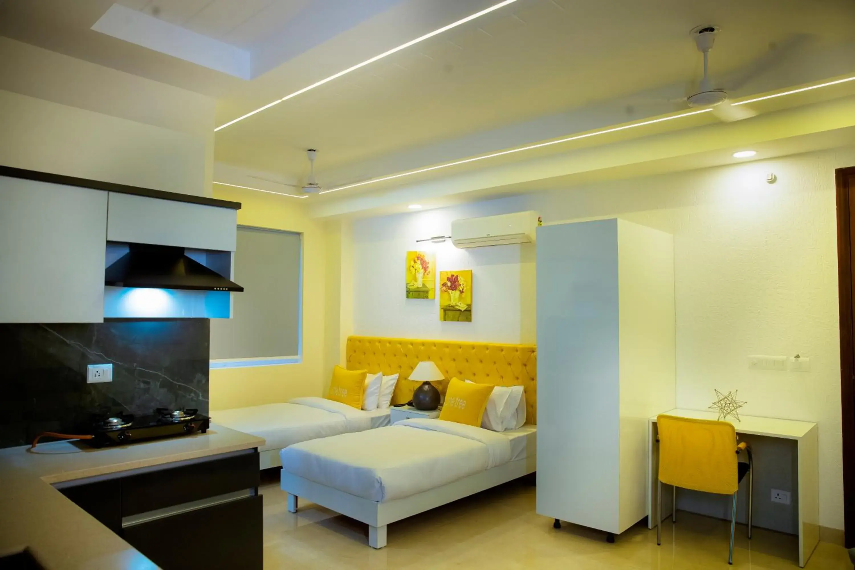 TV and multimedia, Bed in Lime Tree Luxury Studio - Service Apartment Near Artemis Hospital ,Gurgaon TV and multimedia, Bed in Lime Tree Luxury Studio - Service Apartment Near Artemis Hospital ,Gurgaon