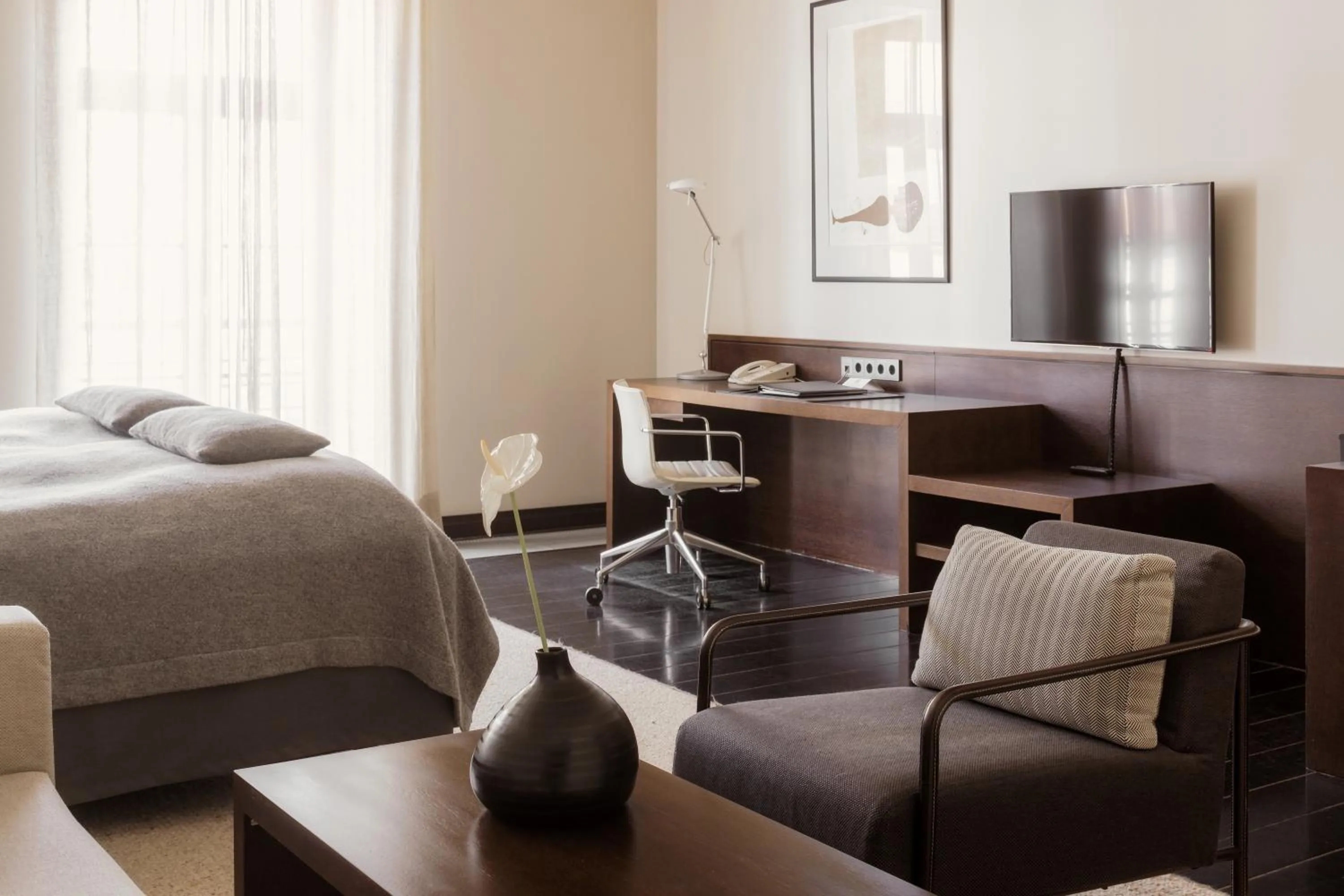 Bedroom, Bed in Hotel Bergs Suites