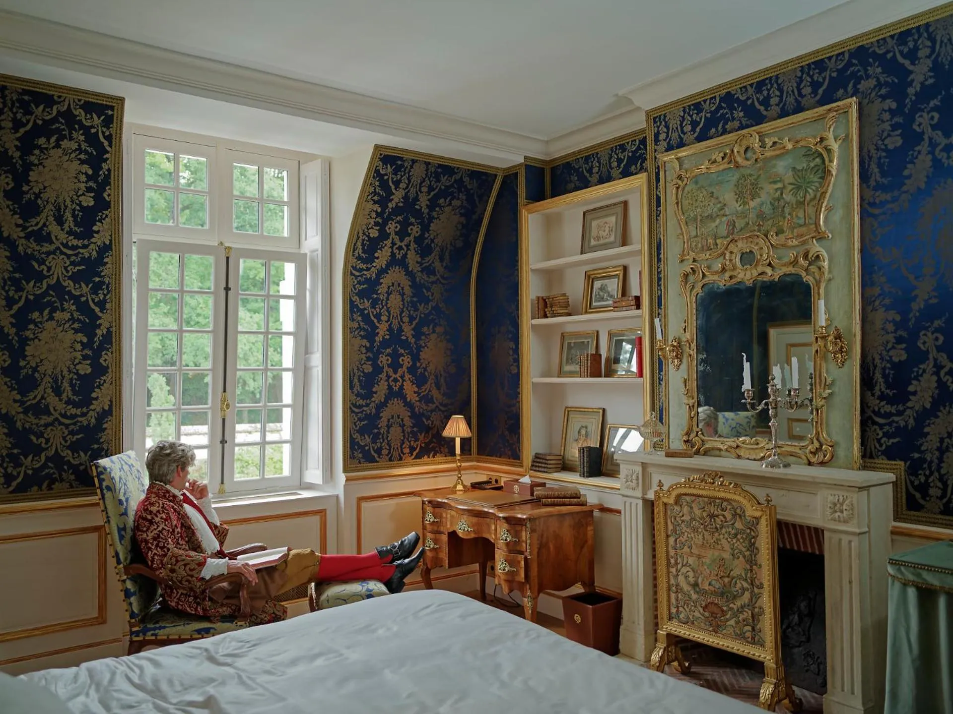 Bed in Relais & Château Louise de La Vallière
