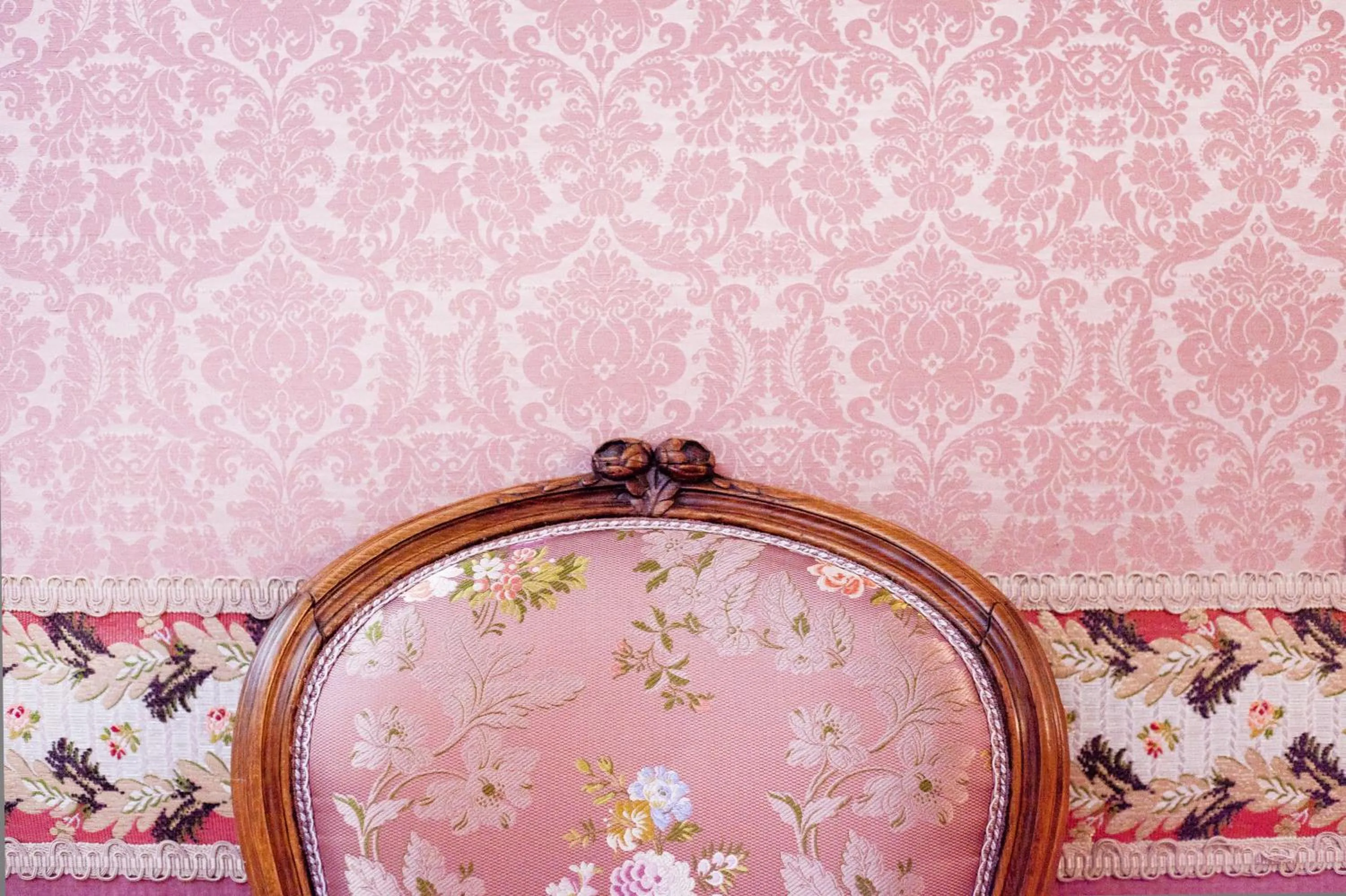 Decorative detail in Relais & Château Louise de La Vallière