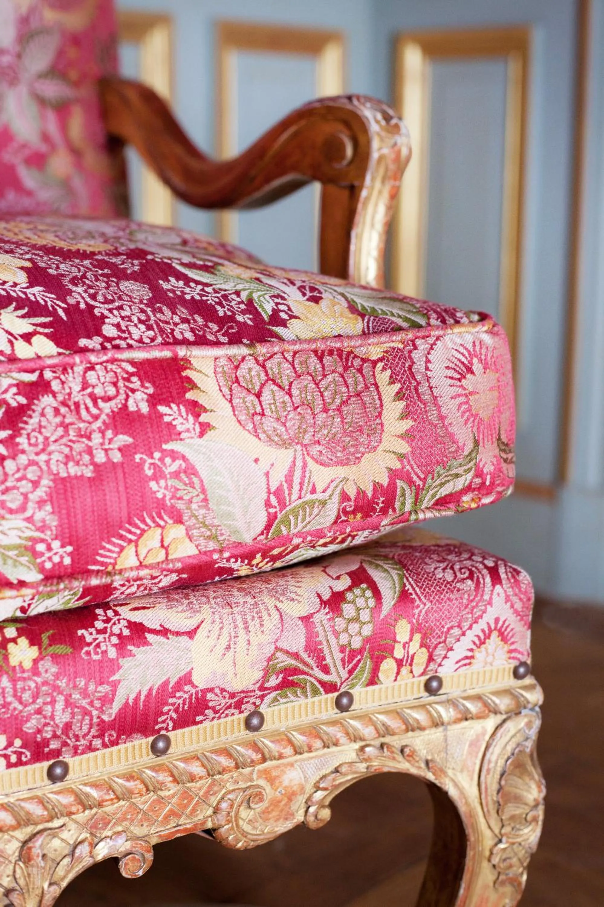 Decorative detail, Bed in Relais & Château Louise de La Vallière