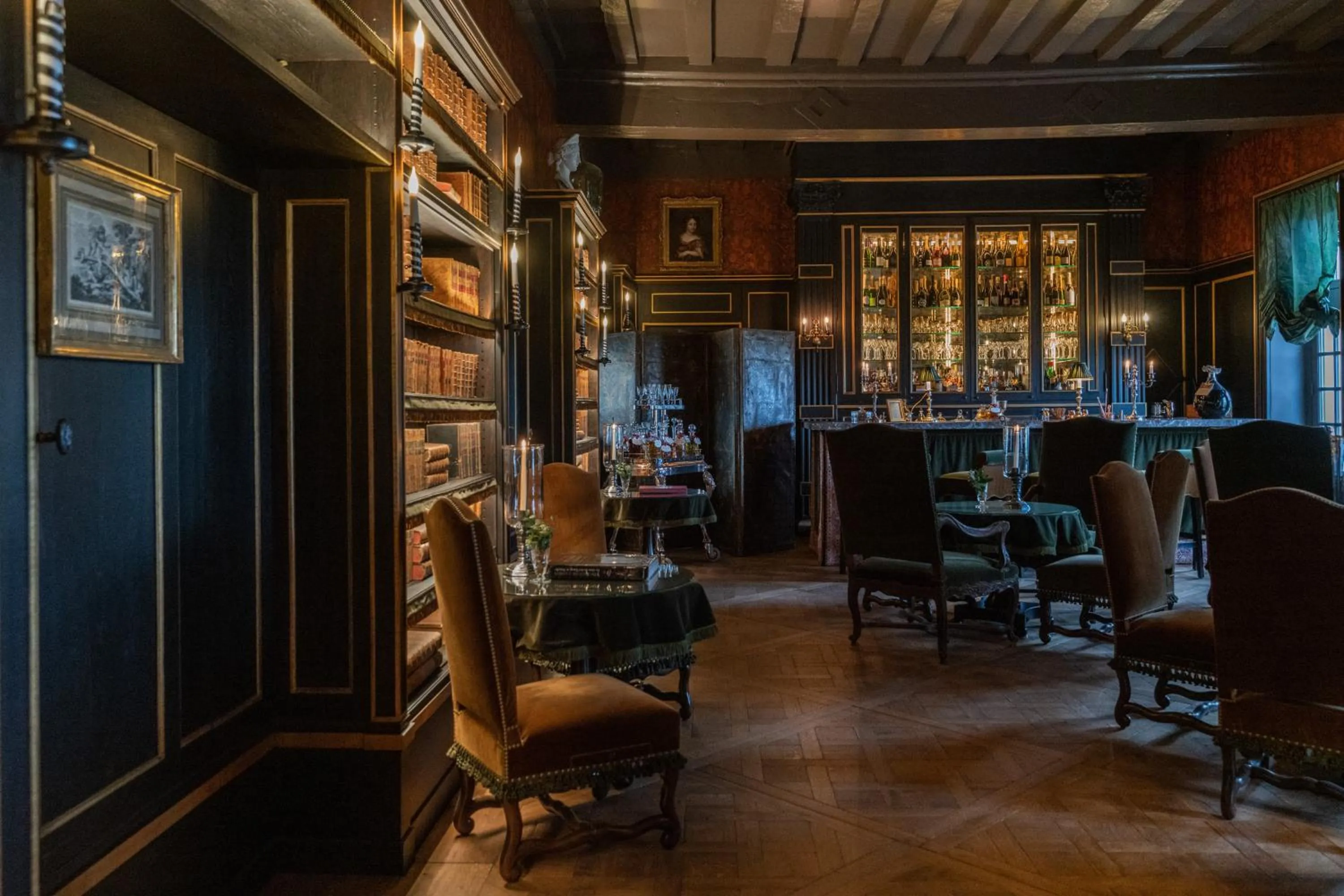 Lounge or bar in Relais & Château Louise de La Vallière
