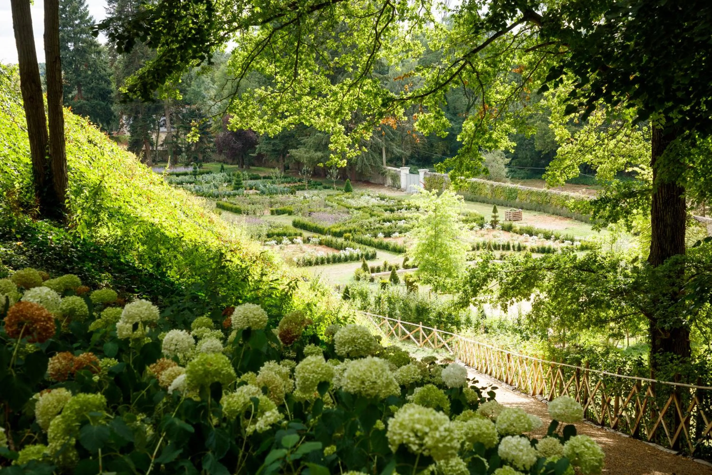 Garden in Relais & Château Louise de La Vallière