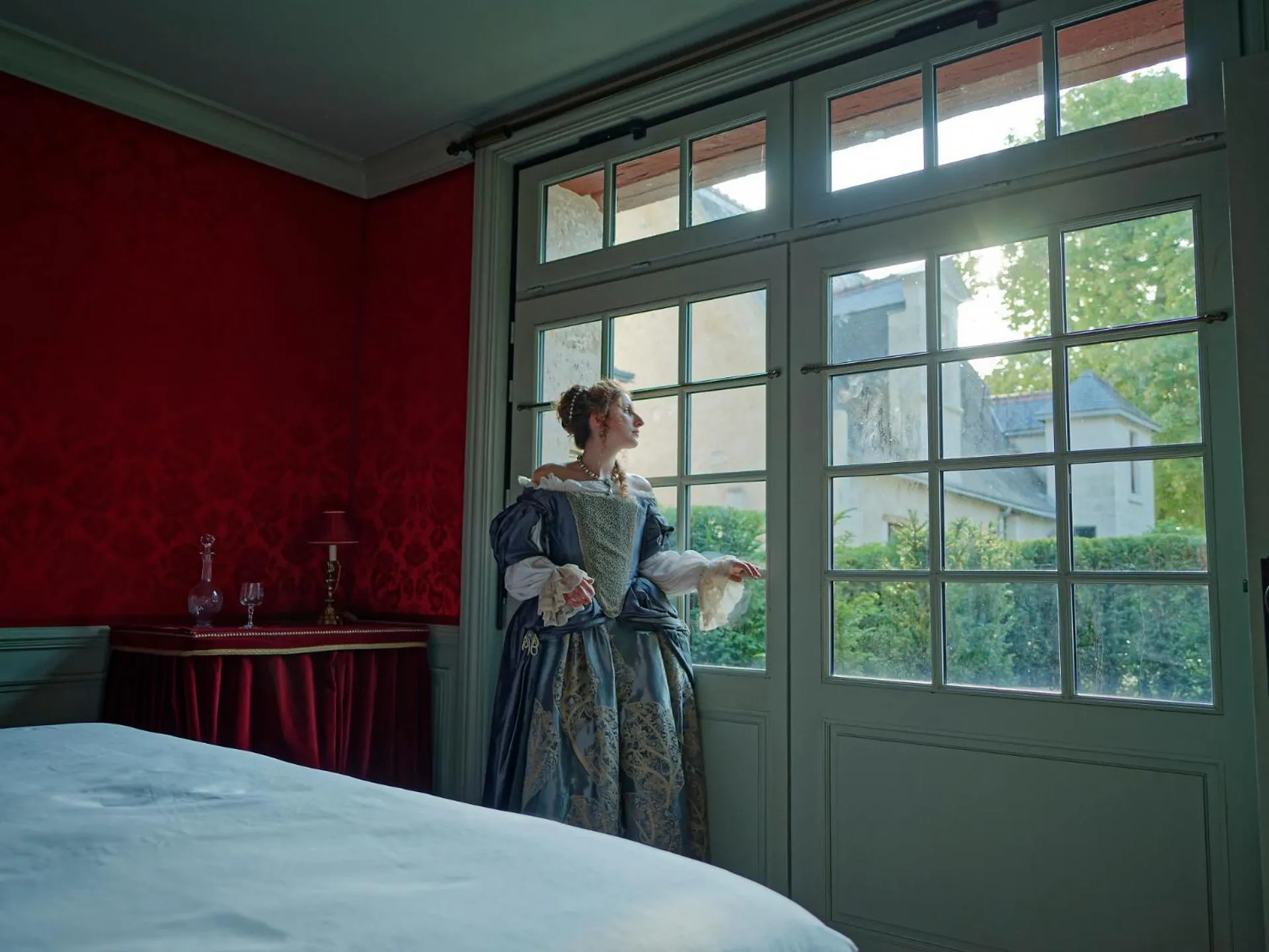 Bedroom, Bed in Relais & Château Louise de La Vallière