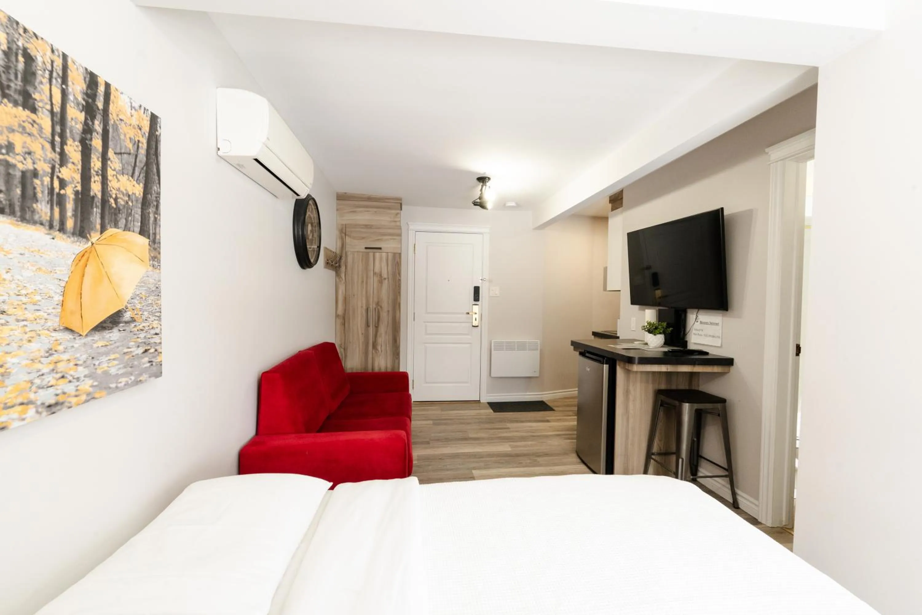 Bed in Hôtel les quatre bonheurs