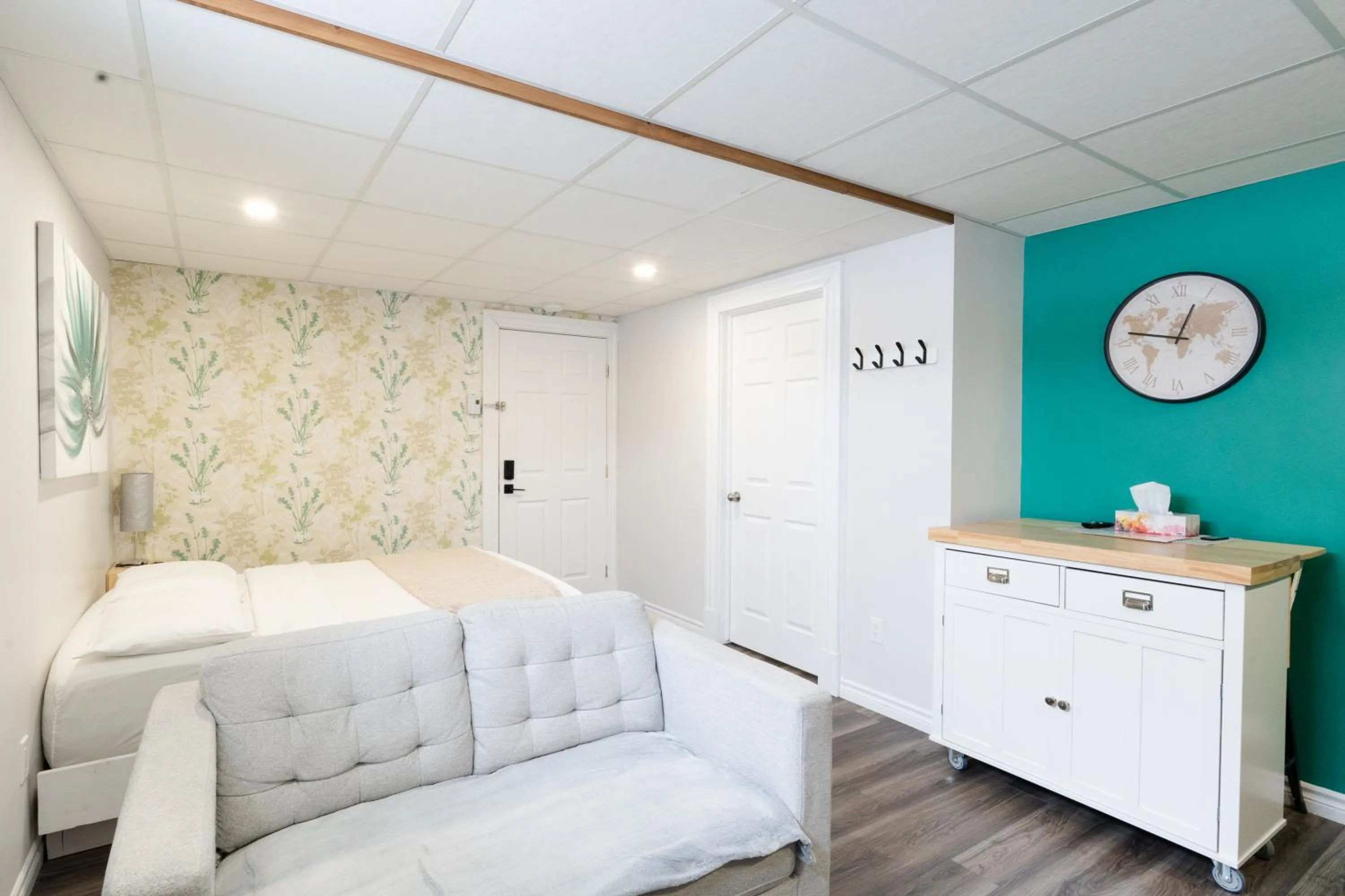 Bedroom, Bed in Hôtel les quatre bonheurs