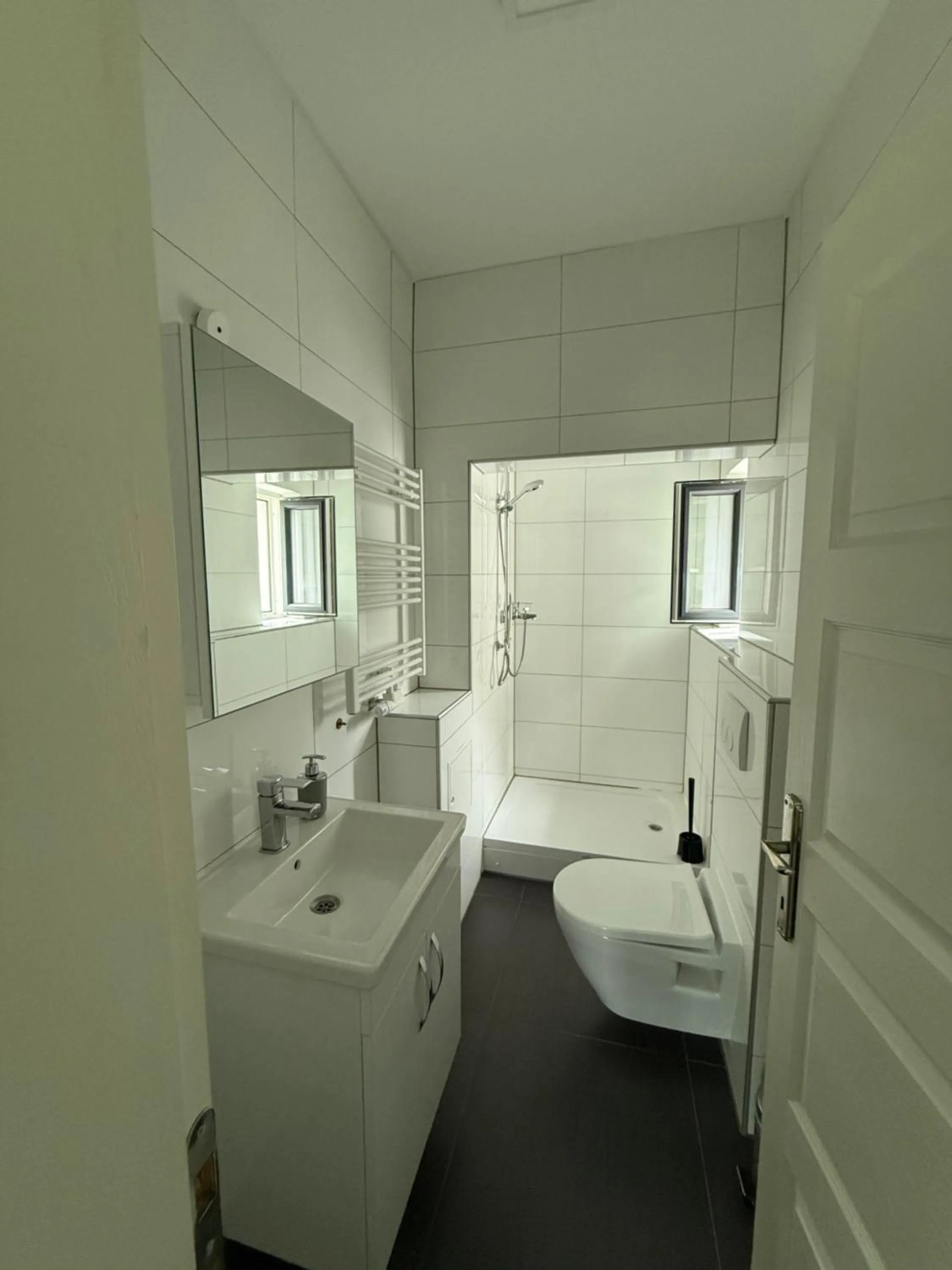 Toilet, Bed in Aparthotel Siegen