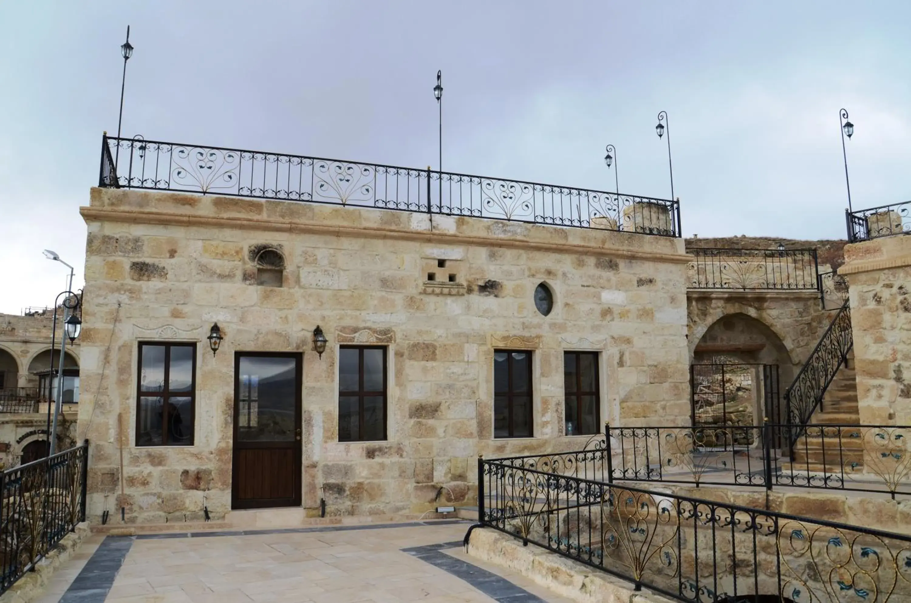 Restaurant/places to eat in Golden Cave Suites Restaurant/places to eat in Golden Cave Suites