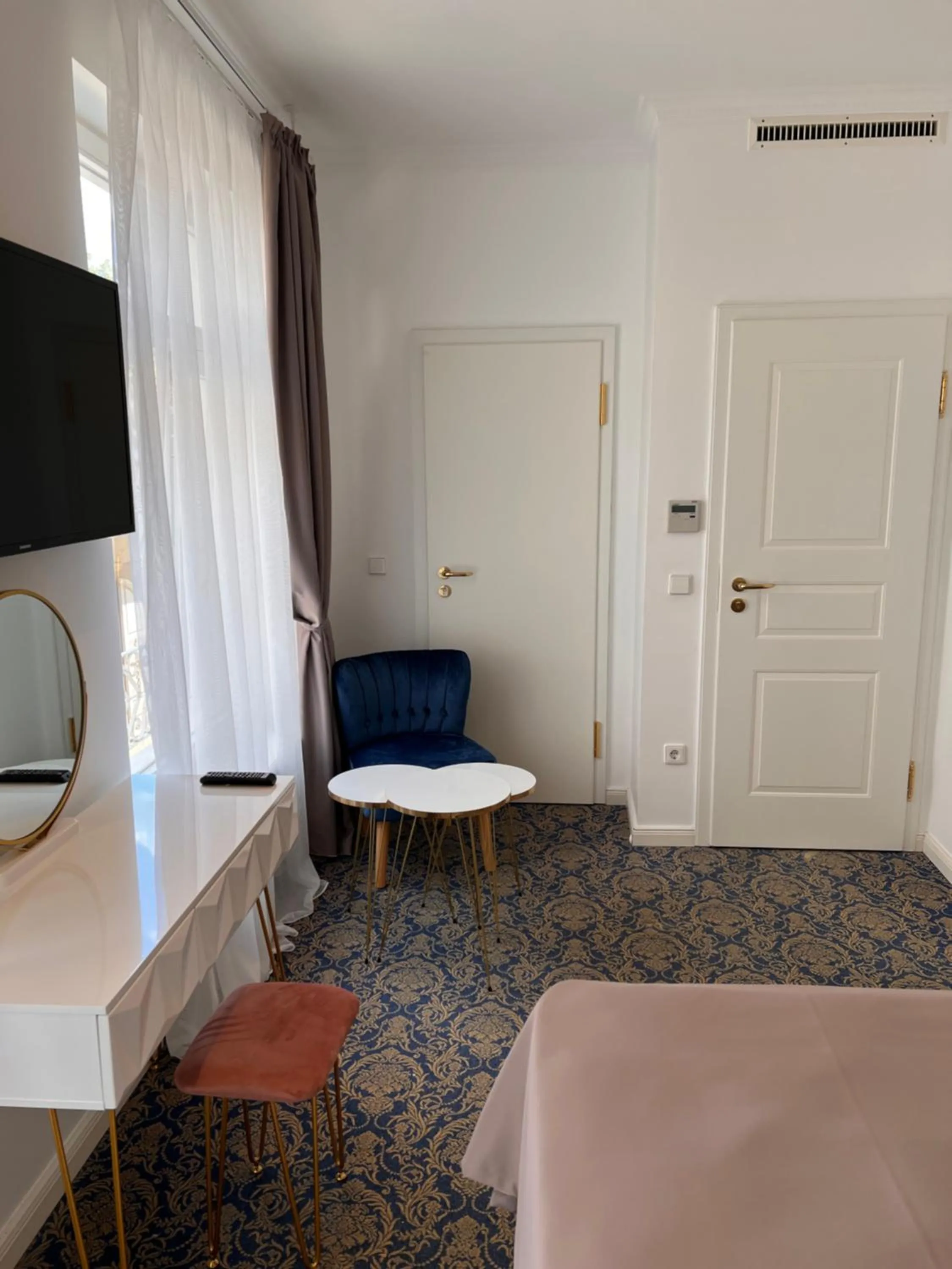Bed in ART HOTEL HOUSE ONE