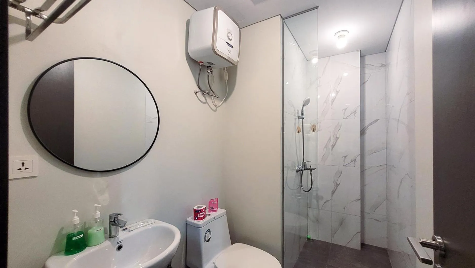 Shower in Palam Mansion at Apartment One Residence