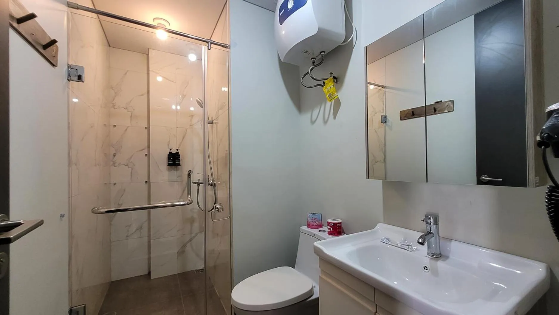 Shower in Palam Mansion at Apartment One Residence