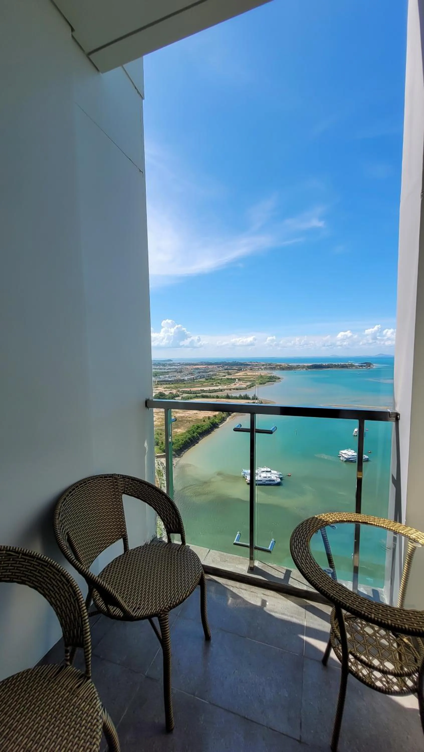 Balcony/Terrace in Palam Mansion at Apartment One Residence