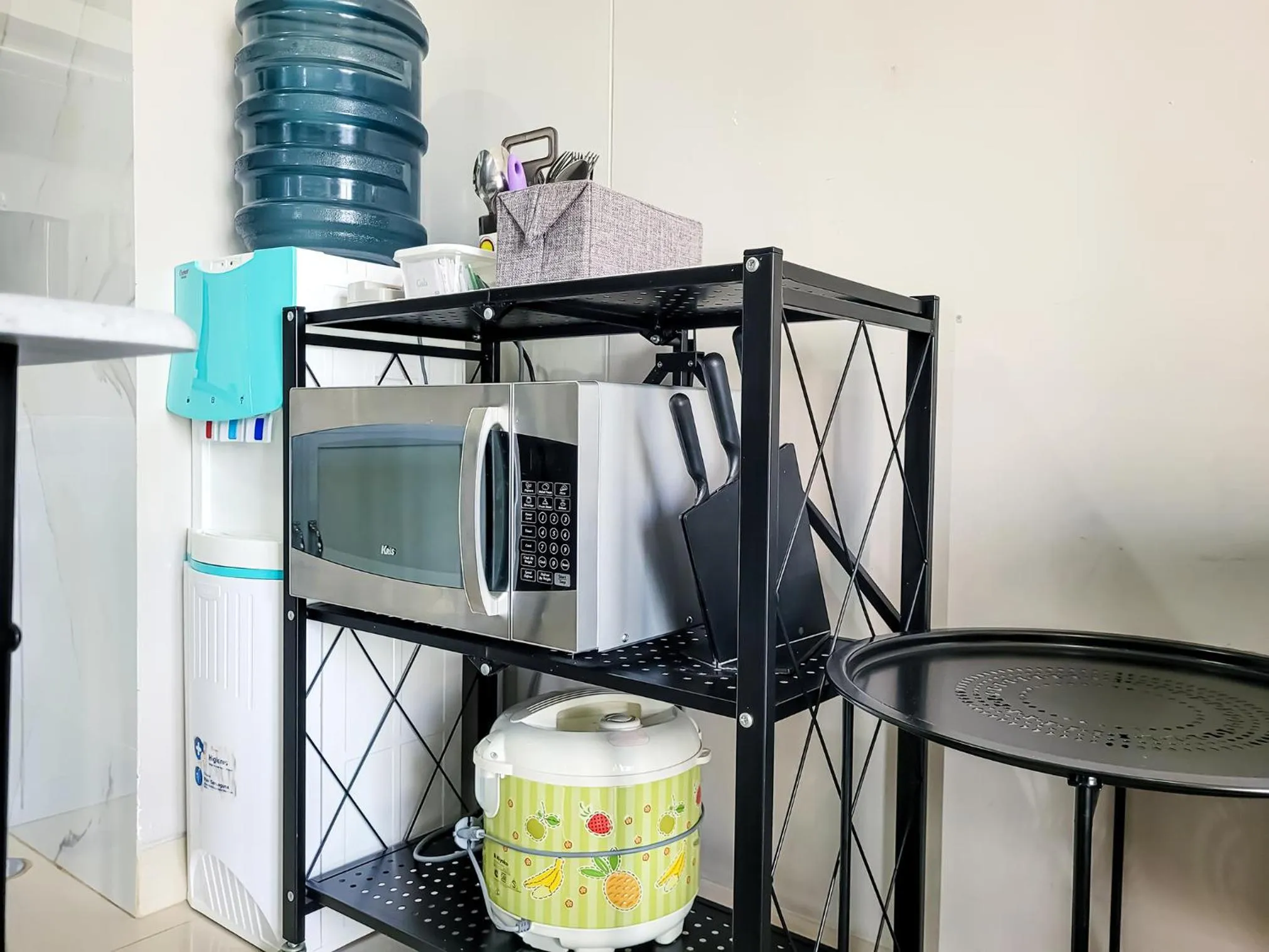 minibar in Palam Mansion at Apartment One Residence