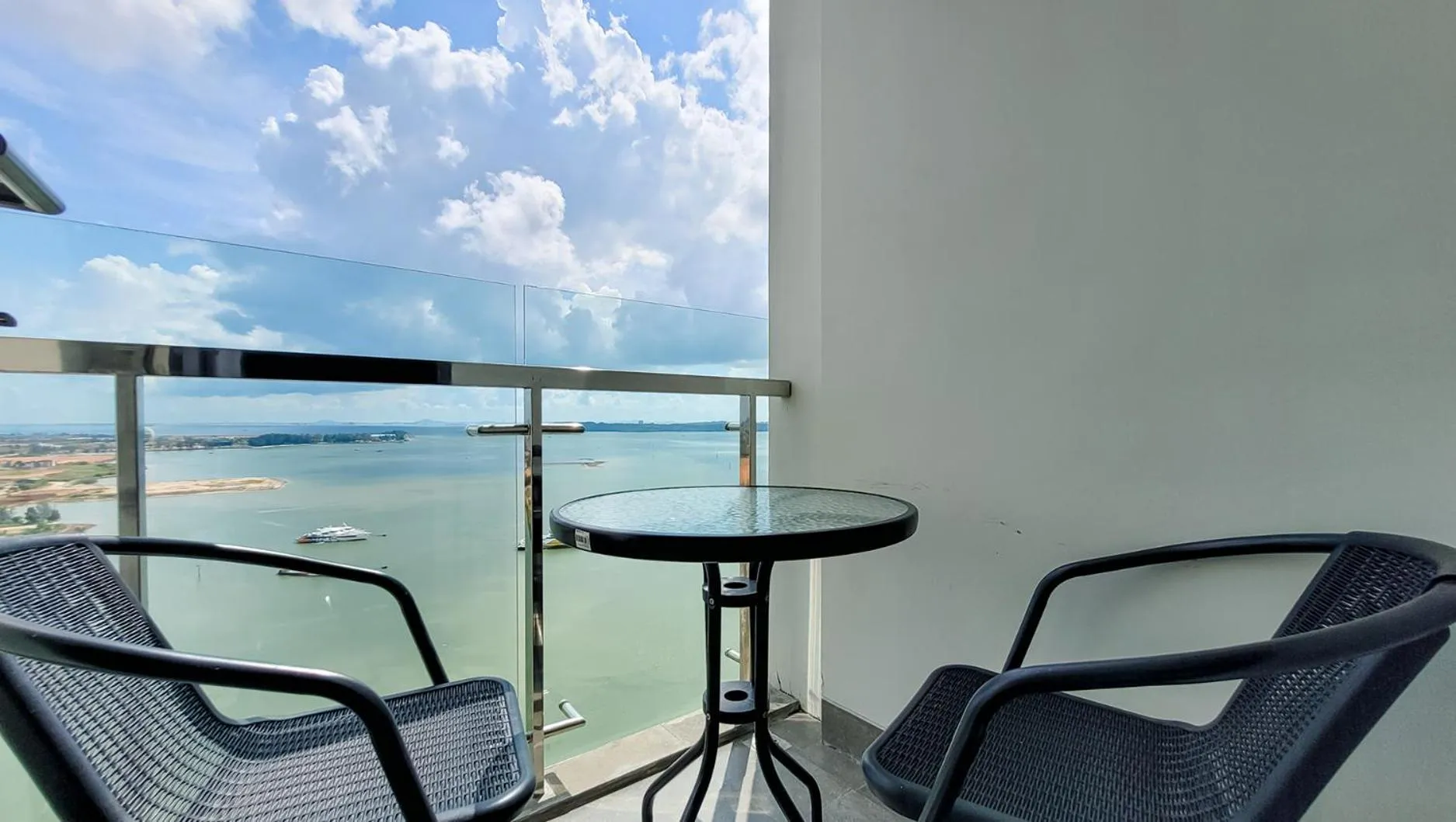 Balcony/Terrace in Palam Mansion at Apartment One Residence