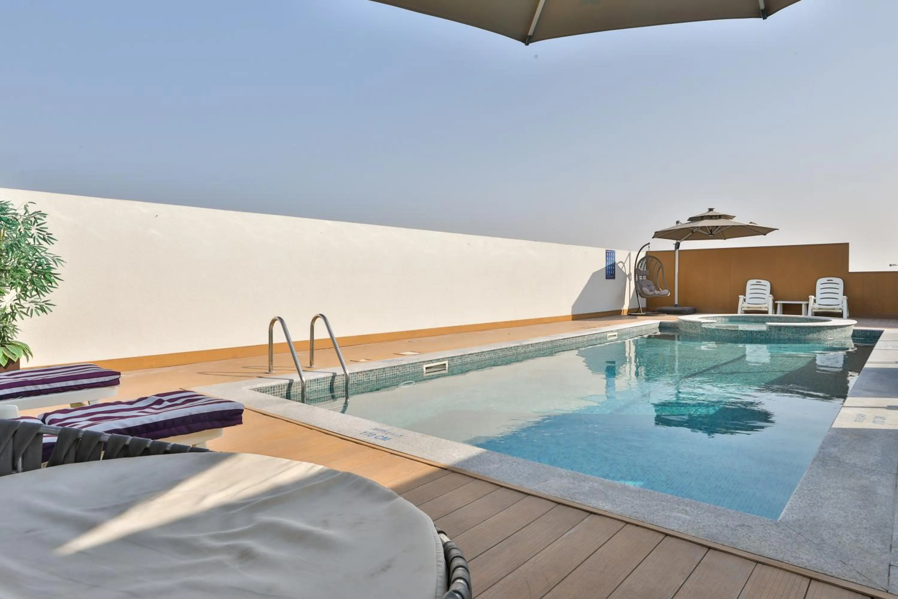 Swimming pool in Royal Mansoura Residence Hotel