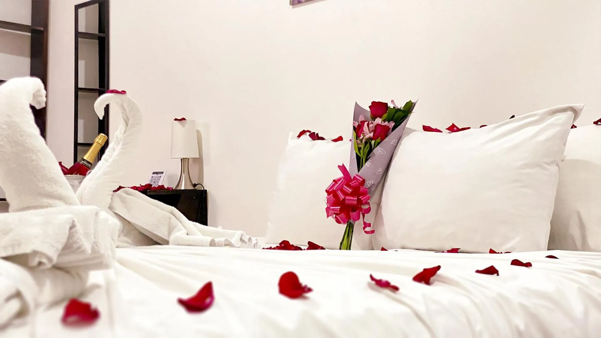 Bedroom, Bed in Hotel El Marqués De Manga