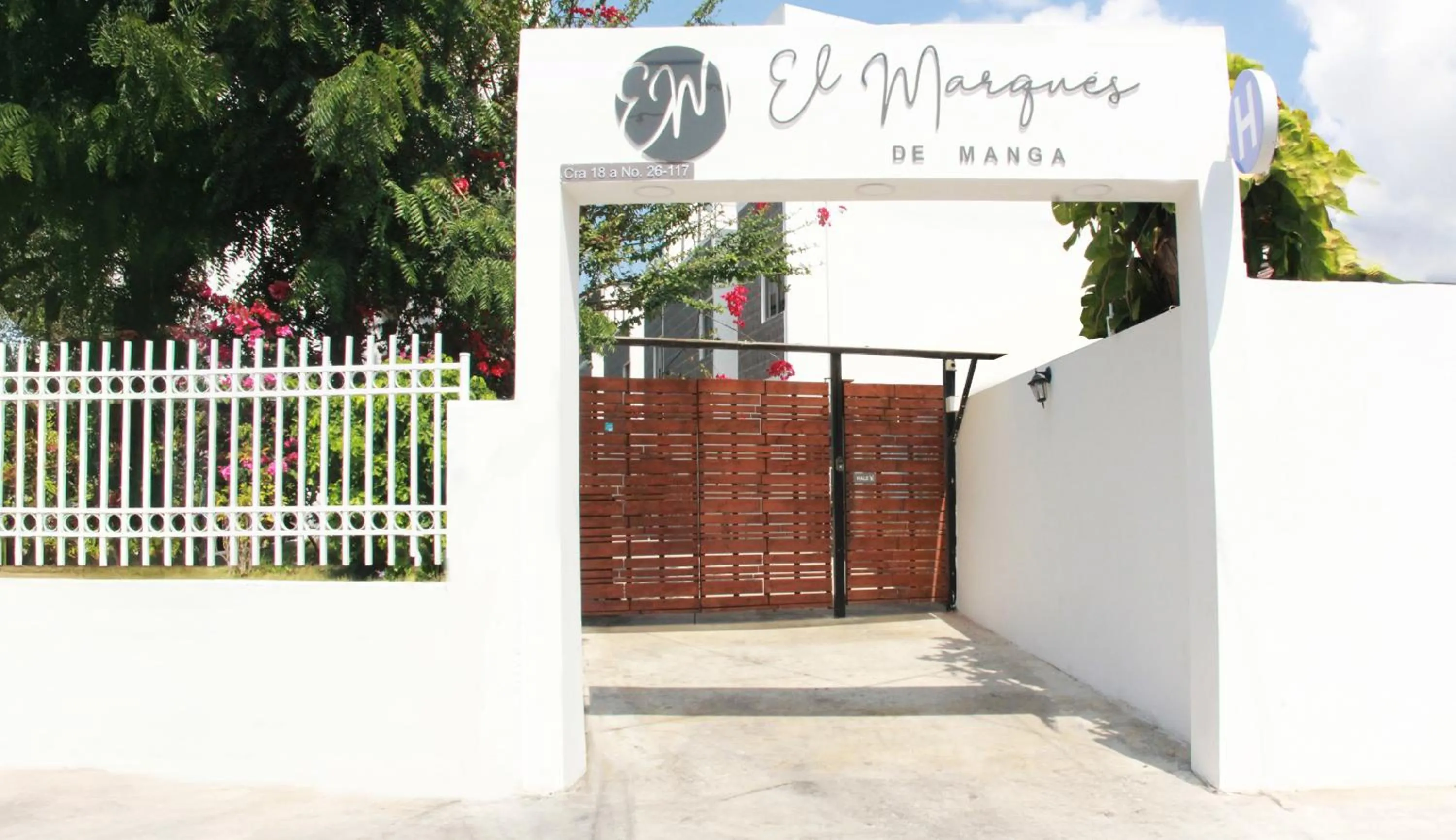 Facade/entrance in Hotel El Marqués De Manga