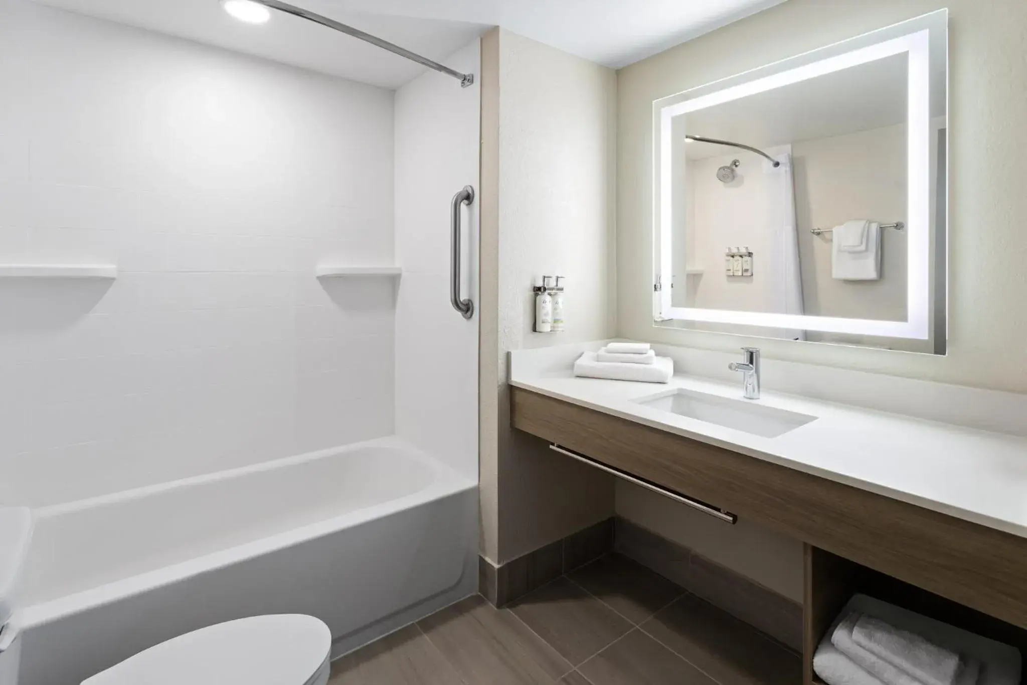 Standard Room with Two Queen Beds in Holiday Inn Express Augusta Downtown by IHG Standard Room with Two Queen Beds in Holiday Inn Express Augusta Downtown by IHG