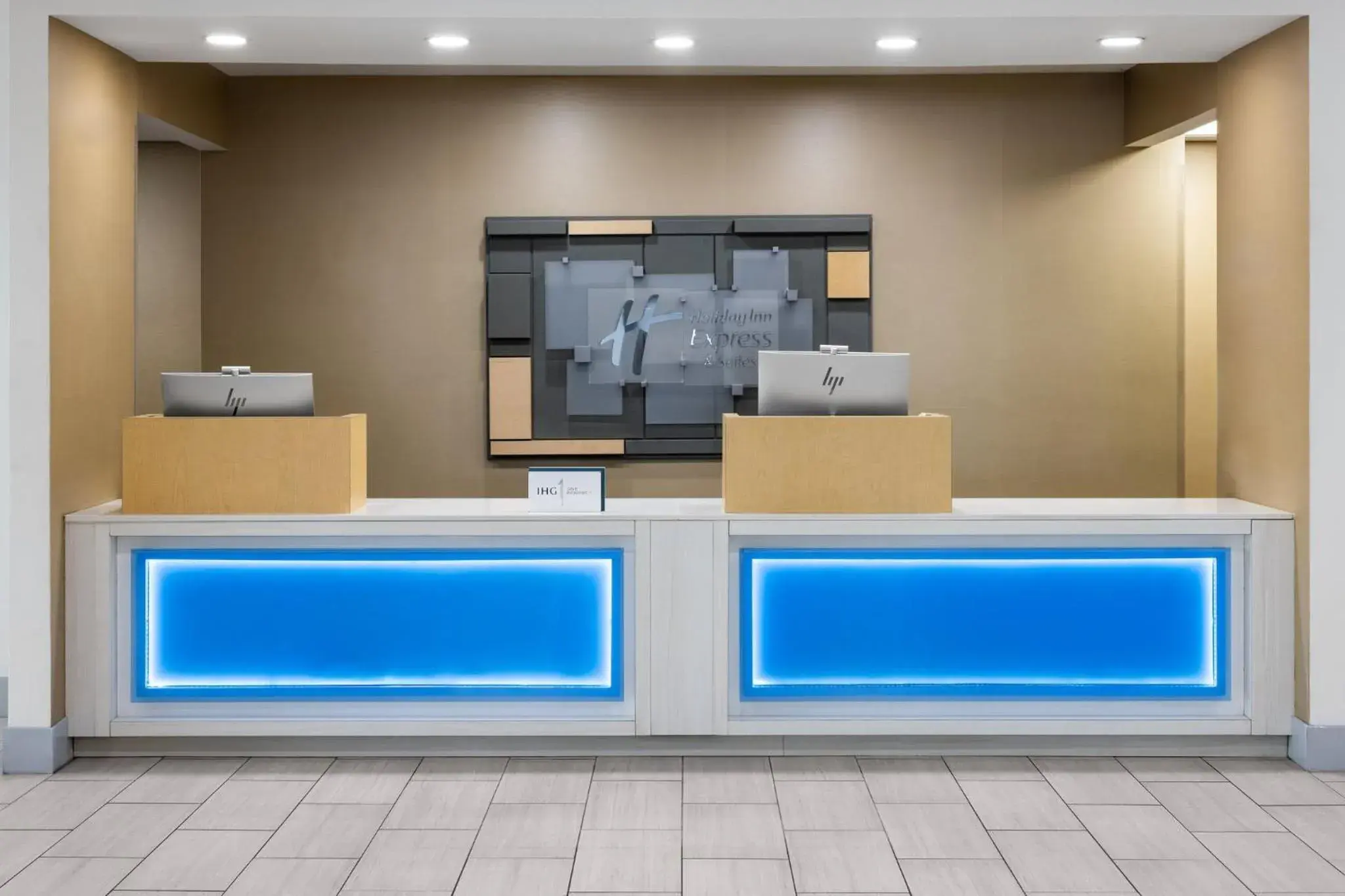 Property building in Holiday Inn Express Augusta Downtown by IHG Property building in Holiday Inn Express Augusta Downtown by IHG