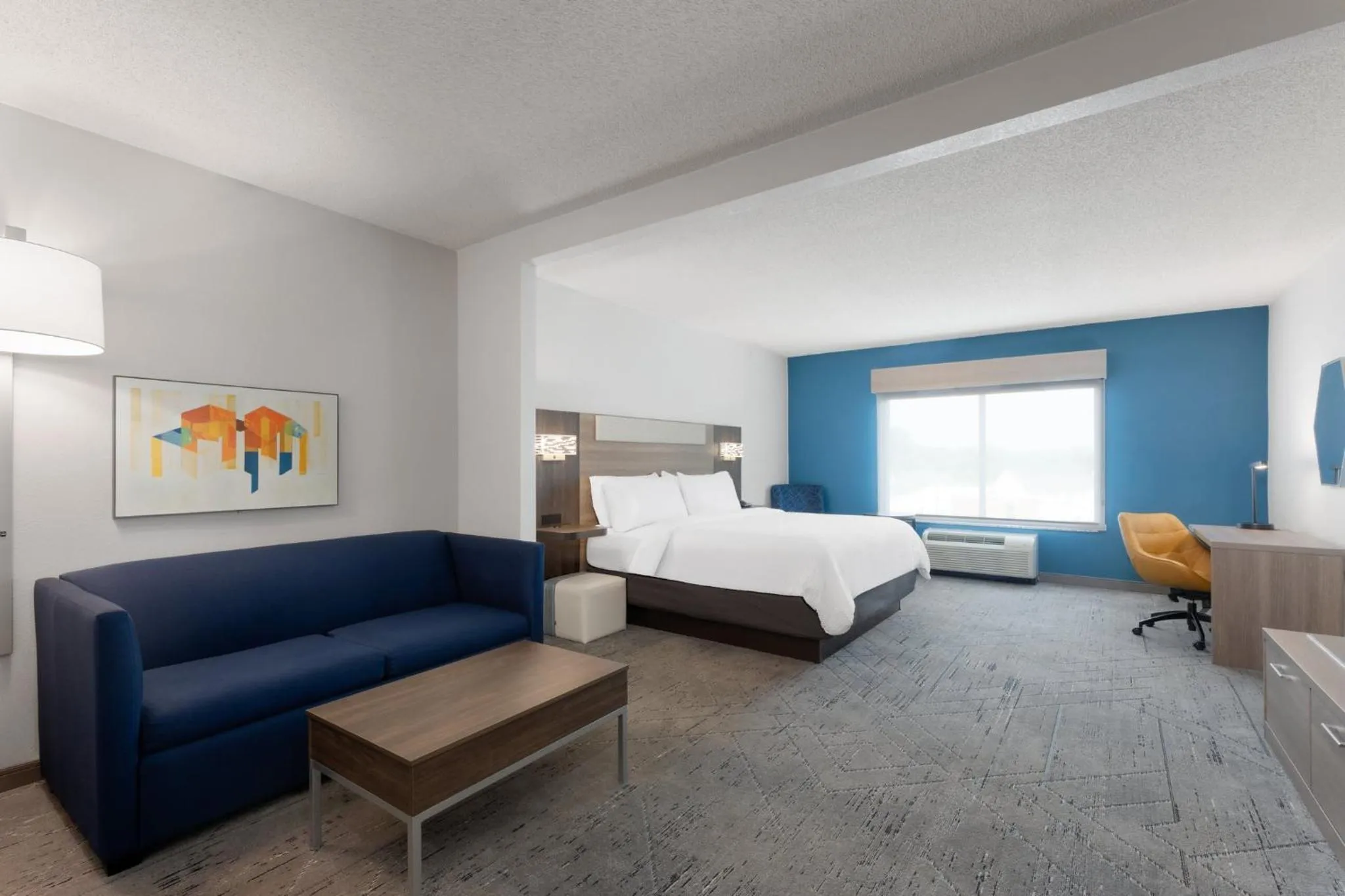Bedroom, Bed in Holiday Inn Express Hotel & Suites Huntsville West - Research Park by IHG