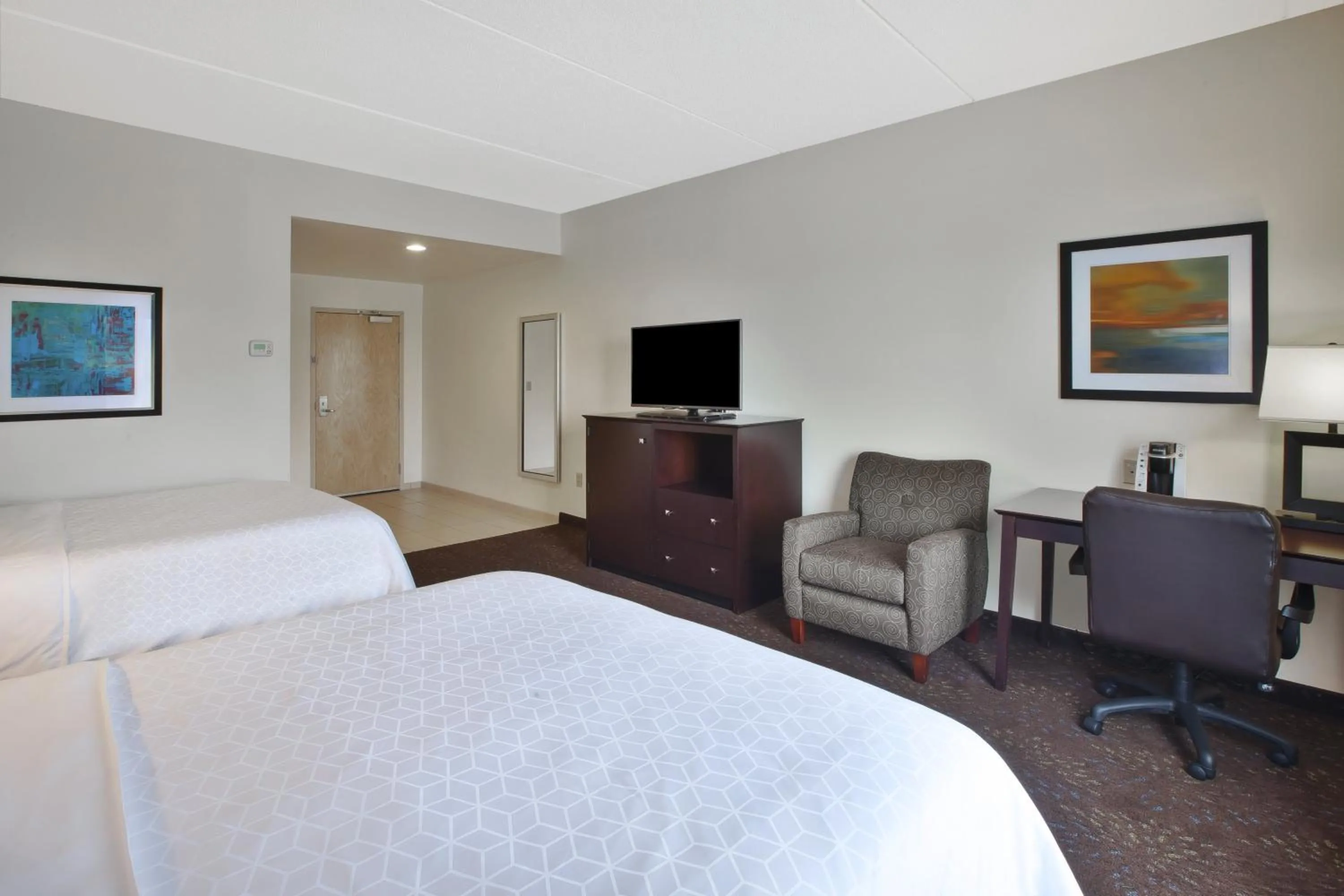 Photo of the whole room, Bed in Holiday Inn Express & Suites Geneva Finger Lakes by IHG