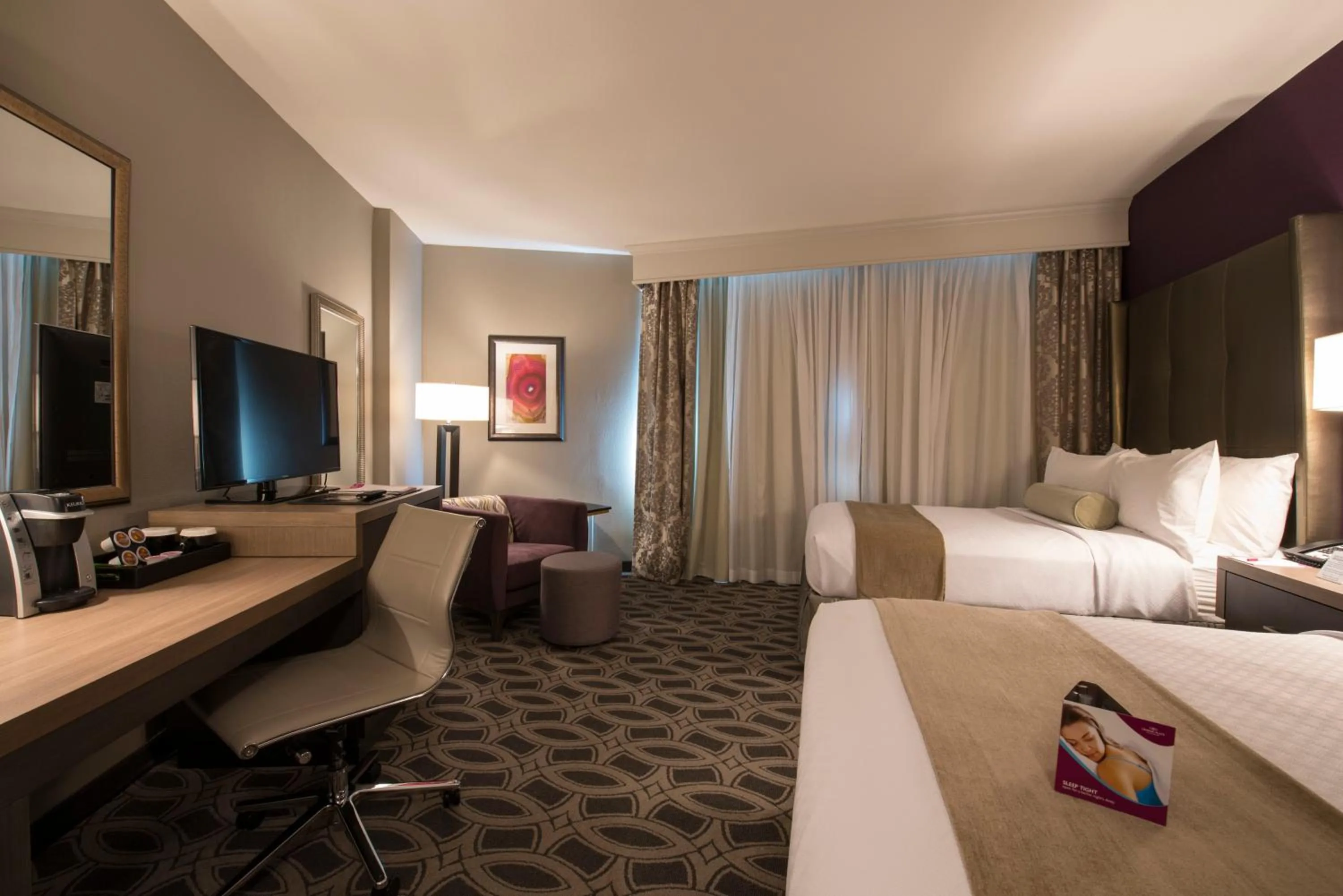 Photo of the whole room, Bed in Crowne Plaza Saddle Brook by IHG