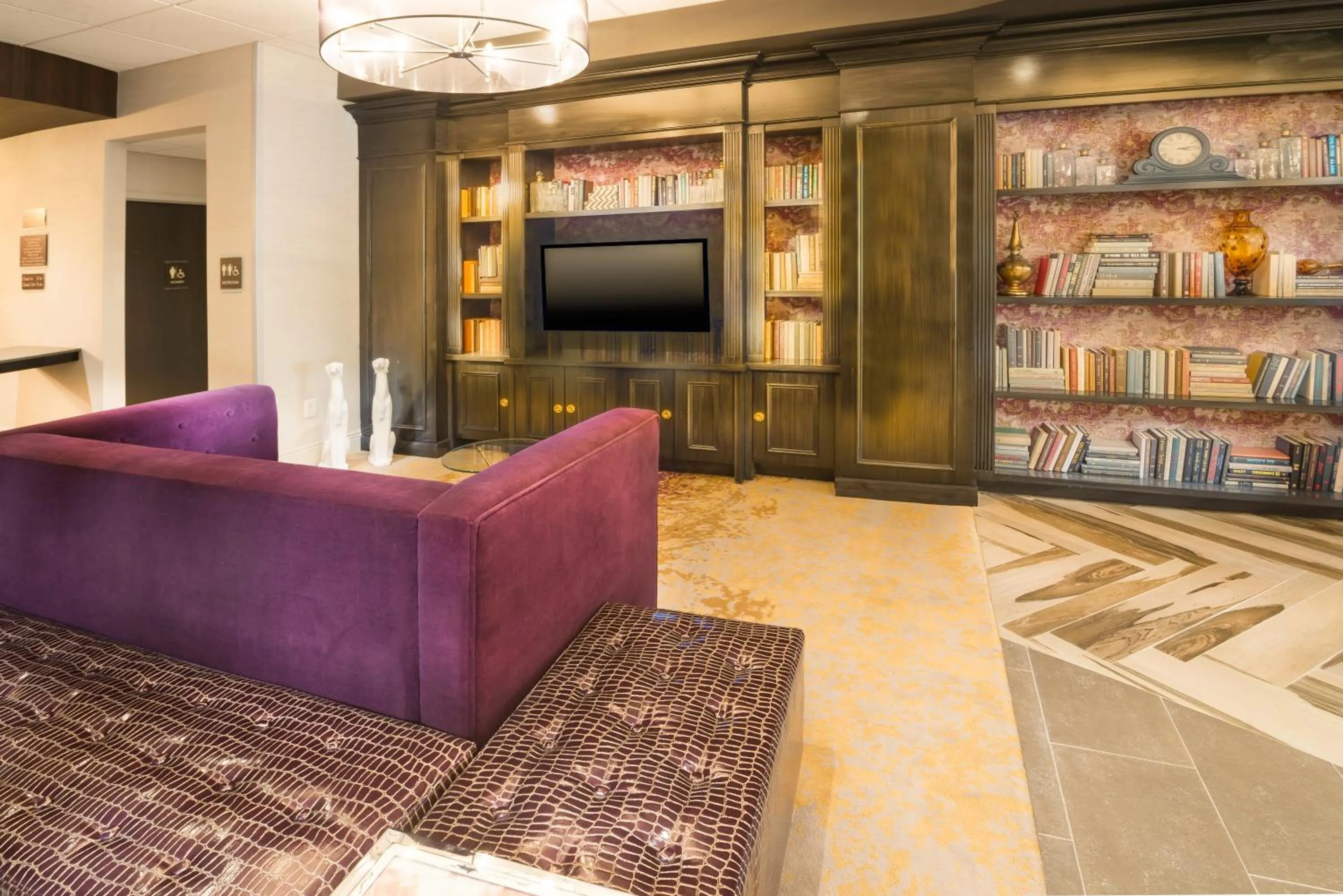 Property building in Crowne Plaza Saddle Brook by IHG