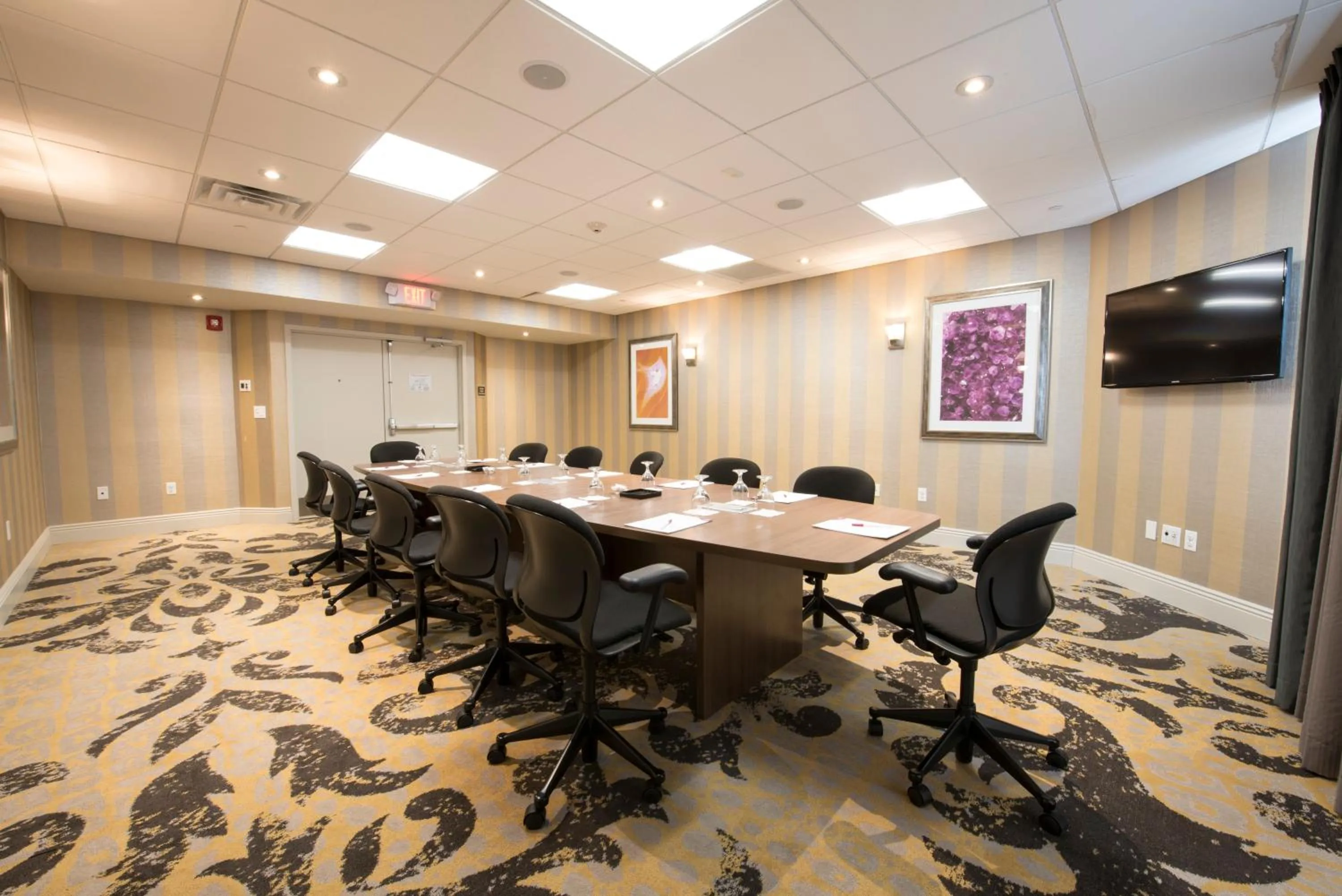 Meeting/conference room in Crowne Plaza Saddle Brook by IHG