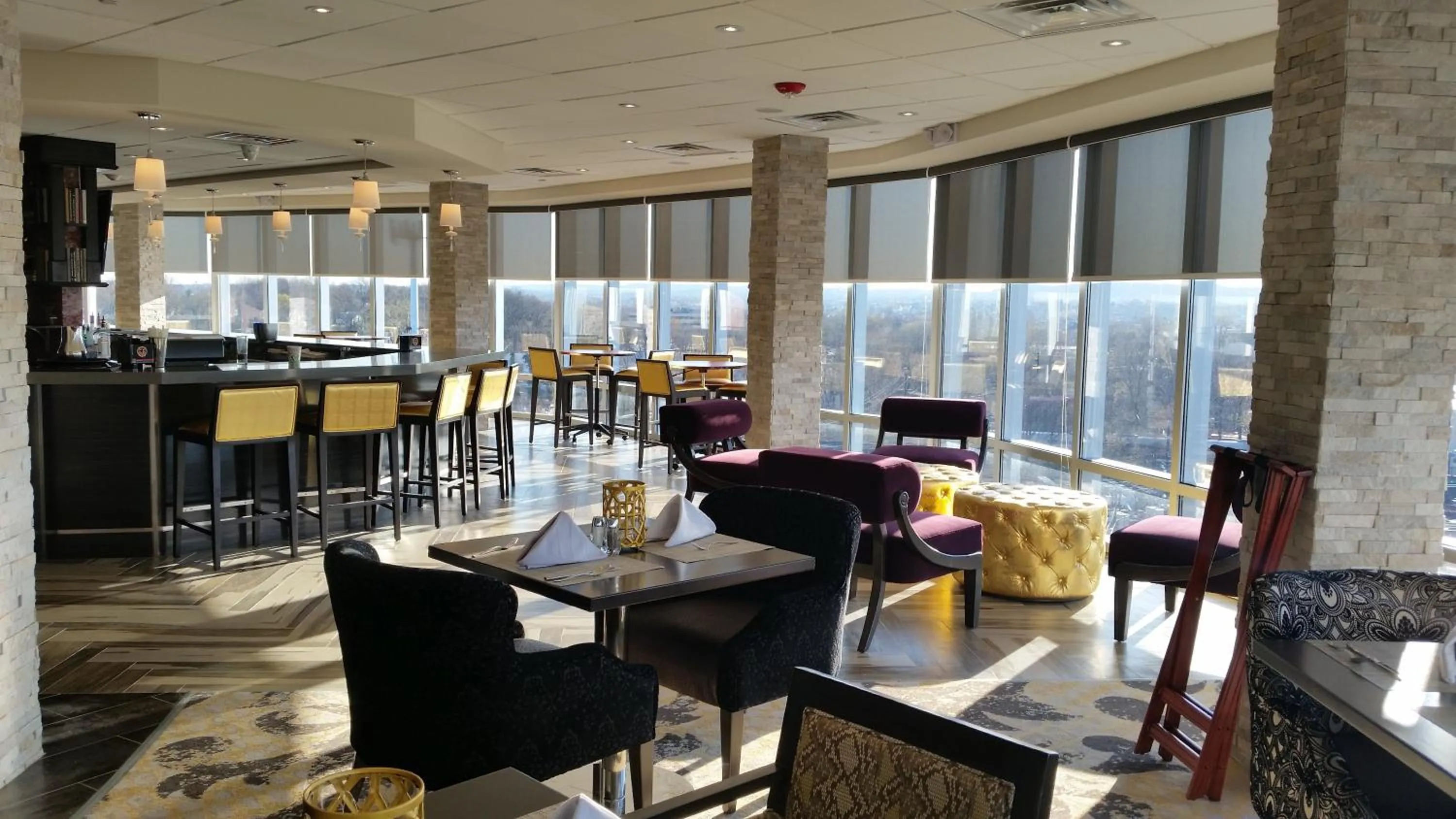 Restaurant/places to eat in Crowne Plaza Saddle Brook by IHG