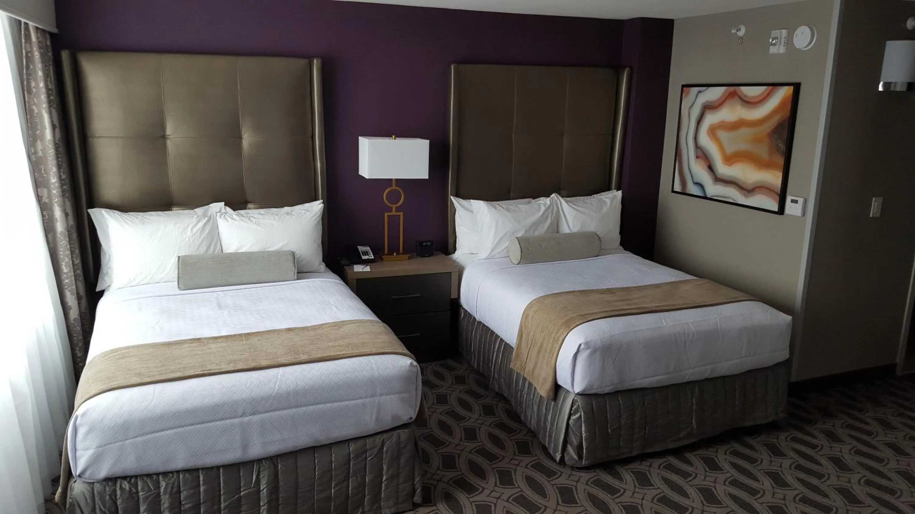 Photo of the whole room, Bed in Crowne Plaza Saddle Brook by IHG