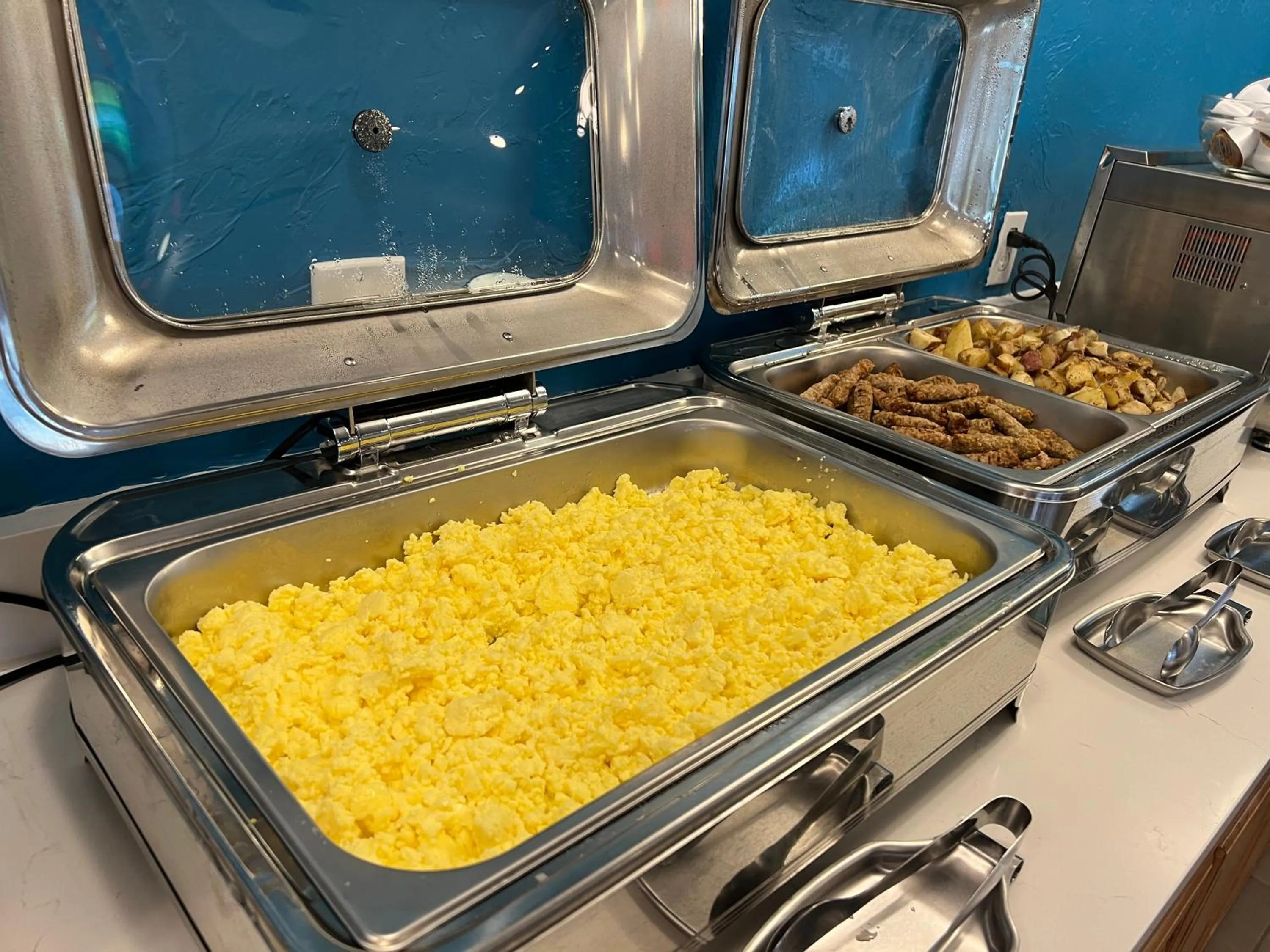 Buffet breakfast in Sunbird Cape Cod Annex