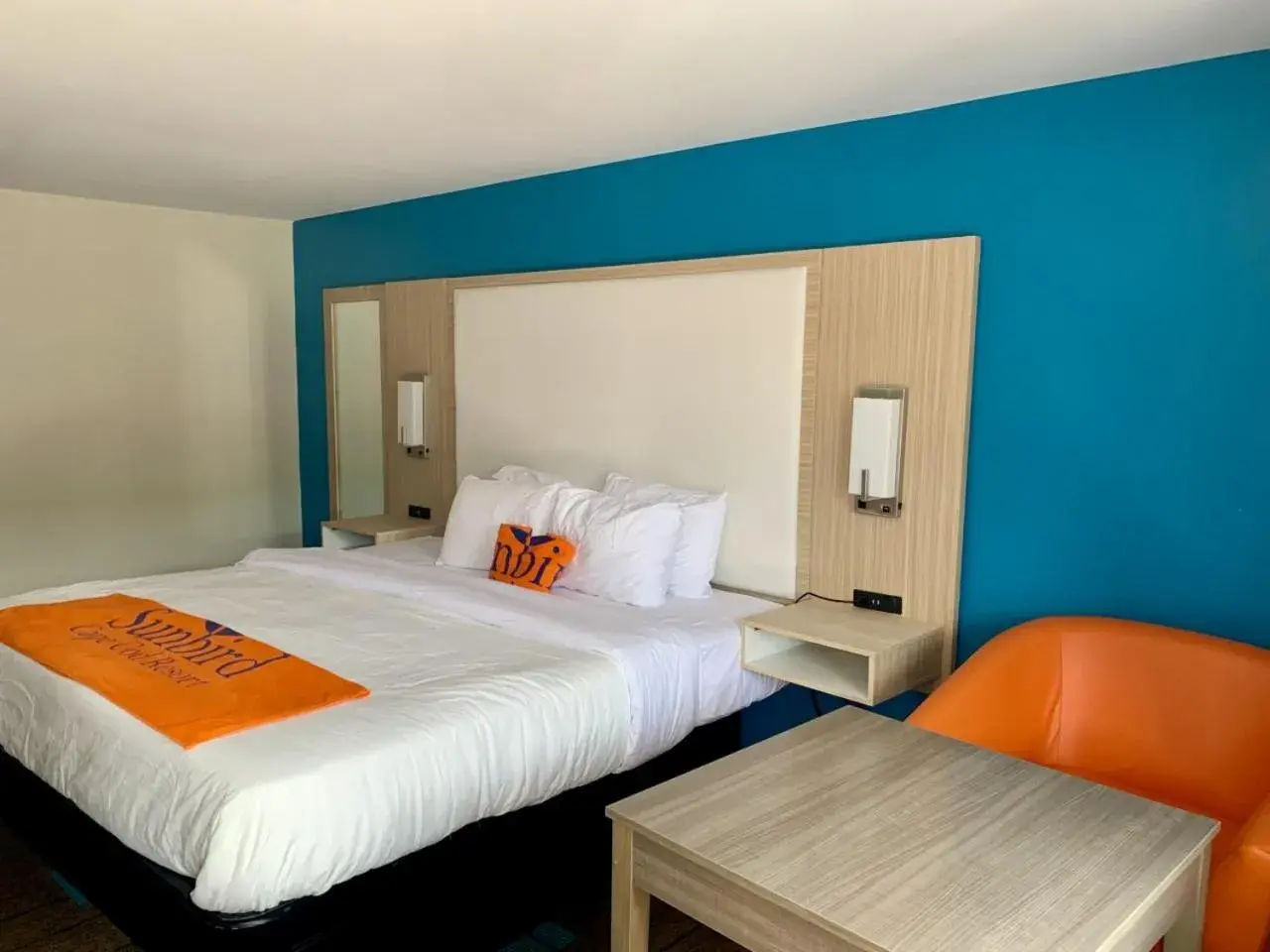 King Room in Sunbird Cape Cod Annex King Room in Sunbird Cape Cod Annex