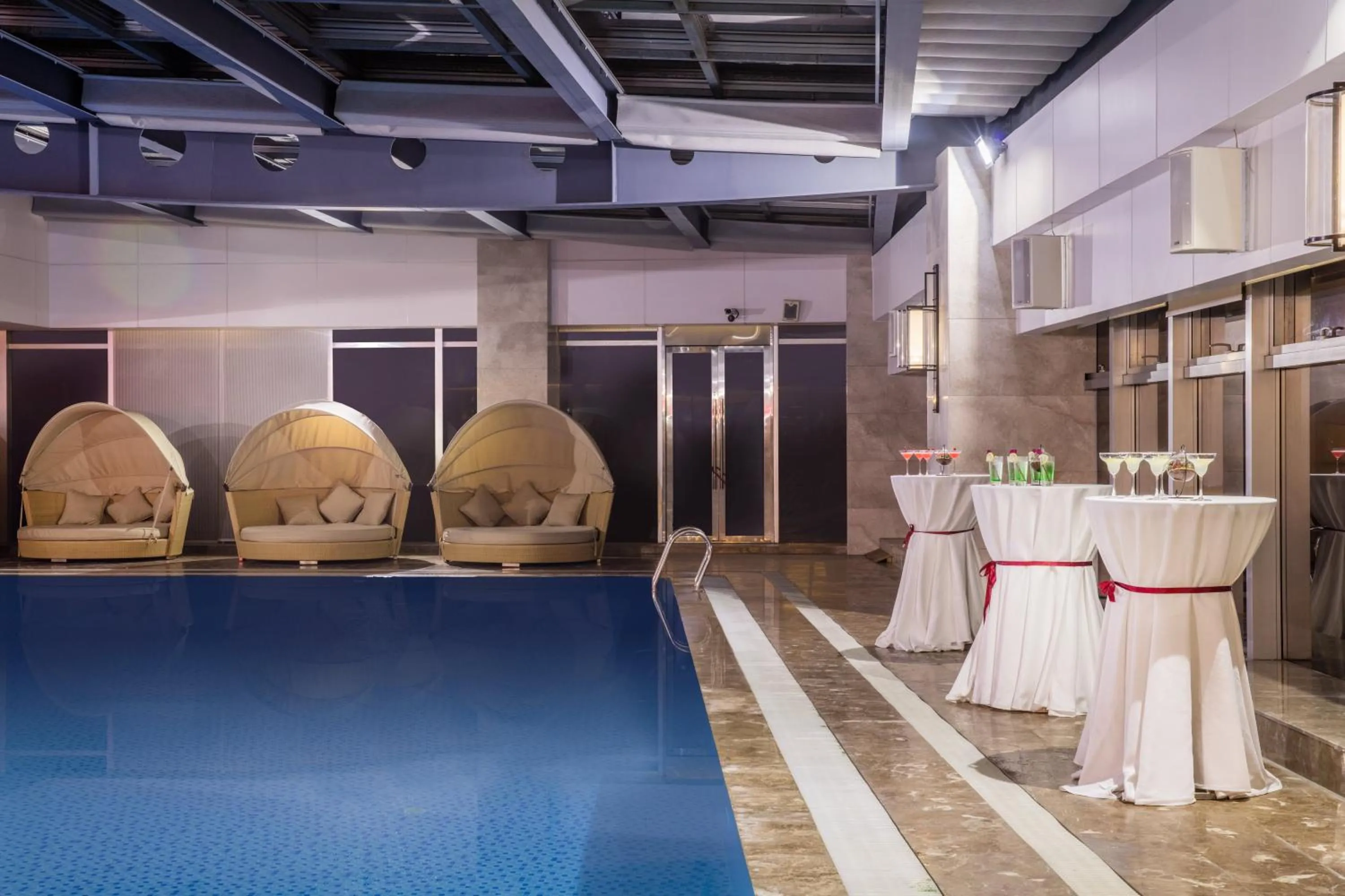 Swimming pool in Expo Center Hotel - Free Shuttle Bus & Late Check-out