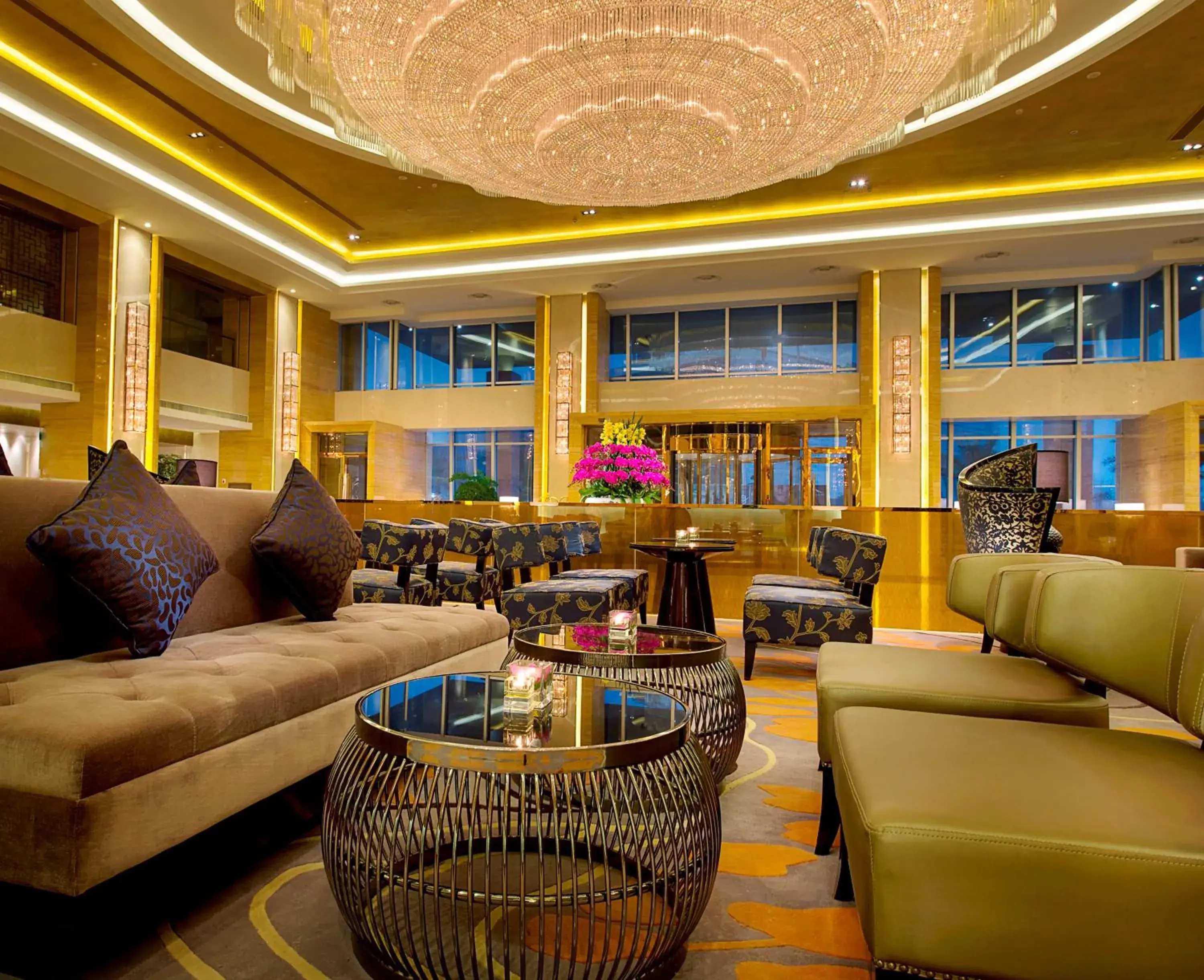 Property building in Expo Center Hotel - Free Shuttle Bus & Late Check-out Property building in Expo Center Hotel - Free Shuttle Bus & Late Check-out